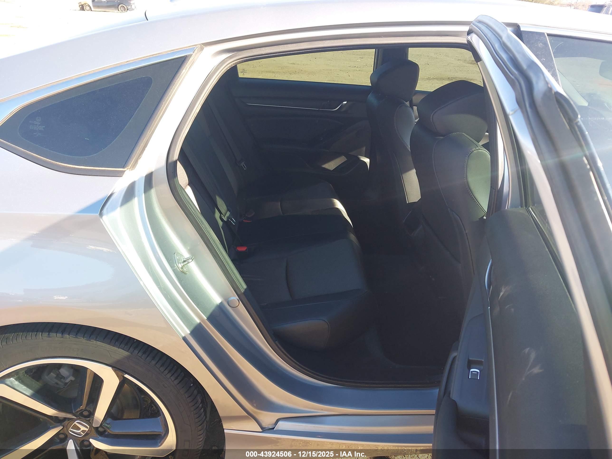 HONDA ACCORD image 8