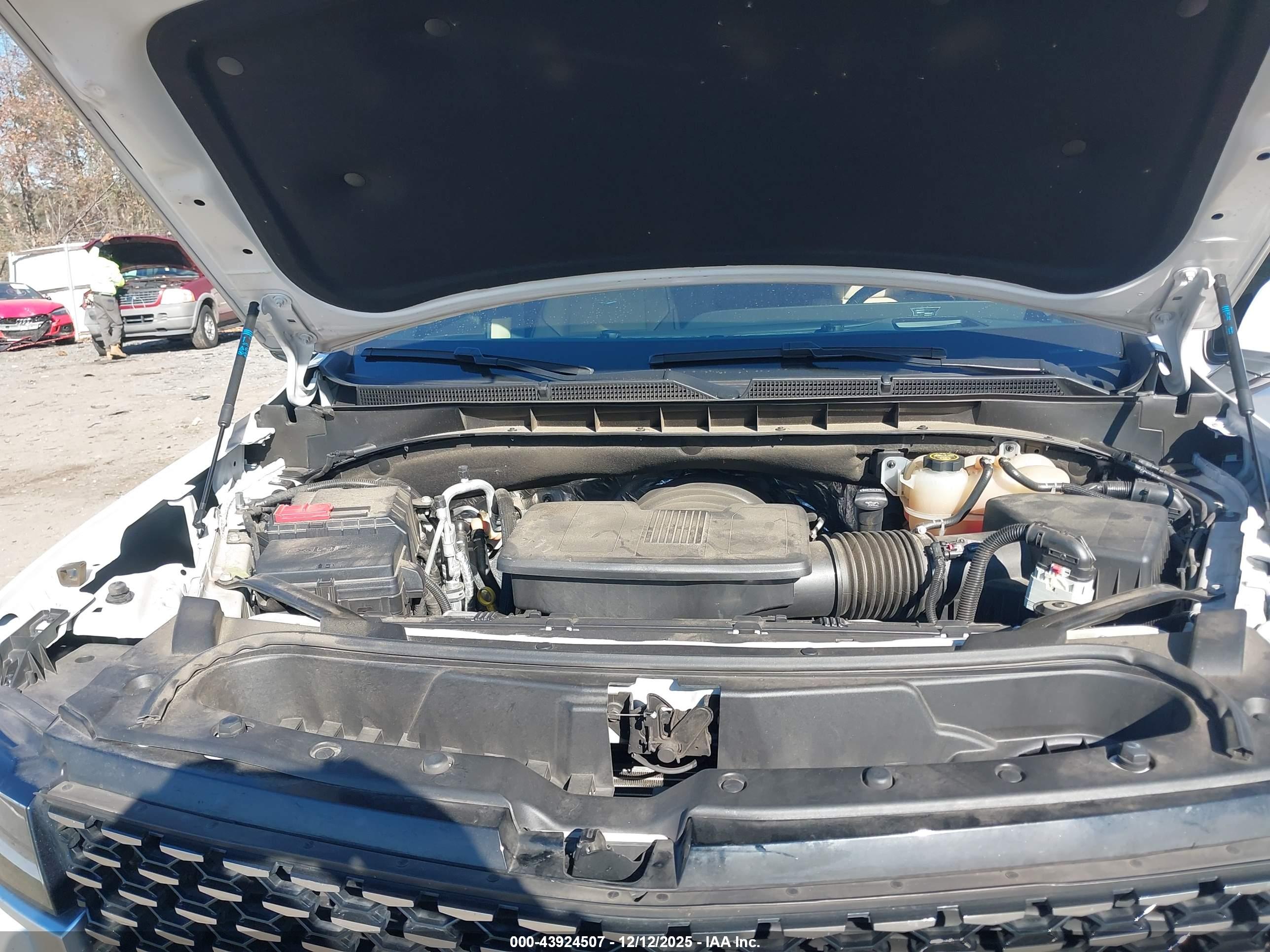 CADILLAC ESCALADE image 10