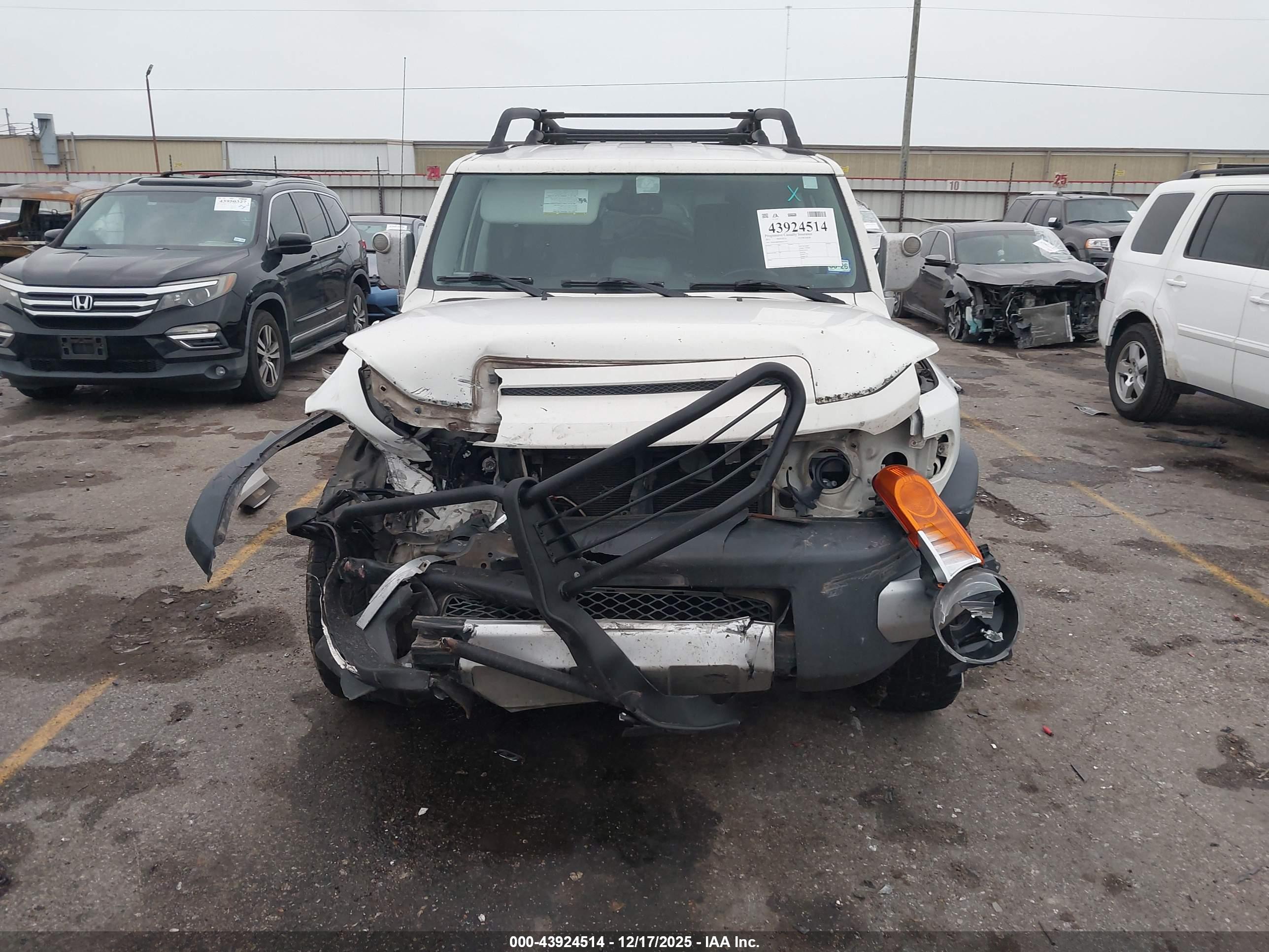 TOYOTA FJ image 6