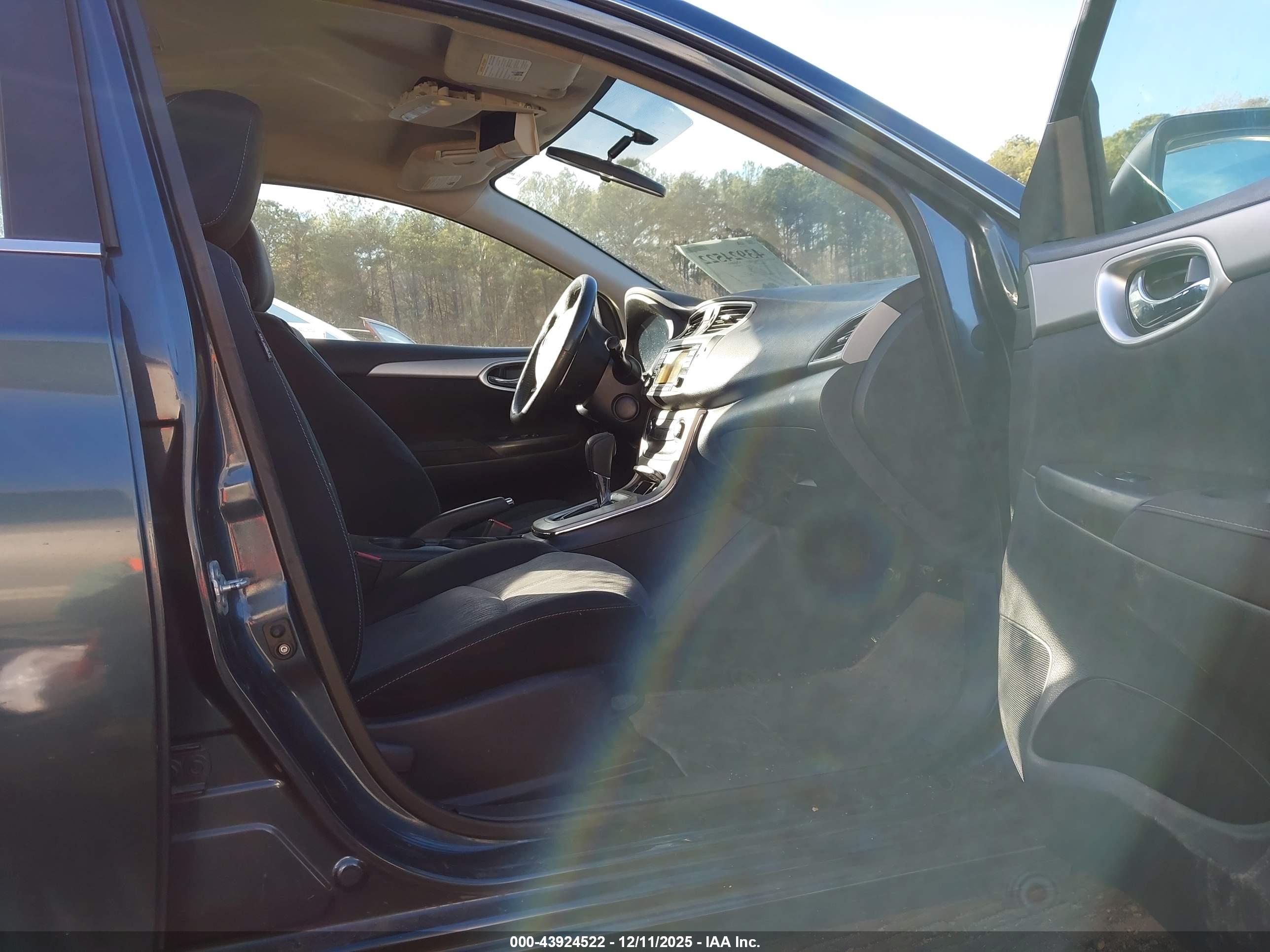NISSAN SENTRA image 5