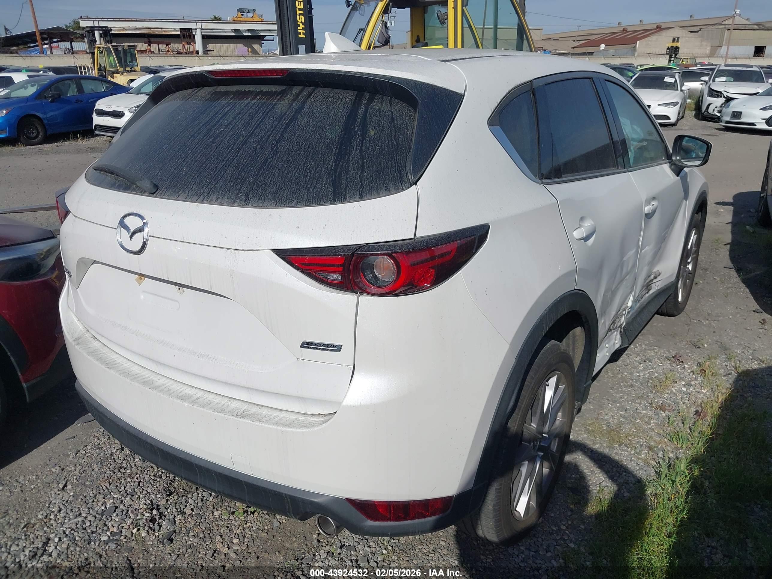 MAZDA CX-5 image 4