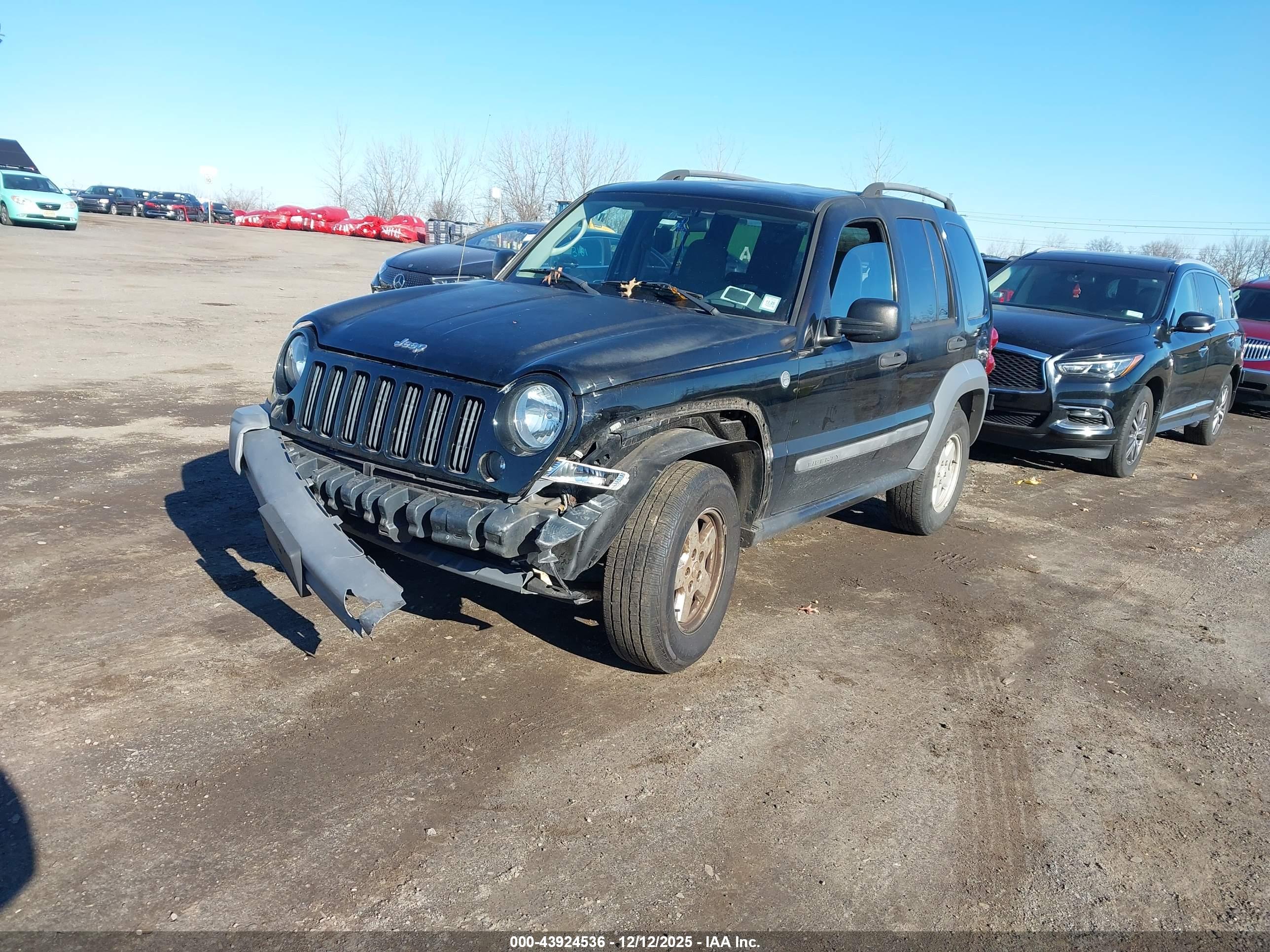 JEEP LIBERTY image 2