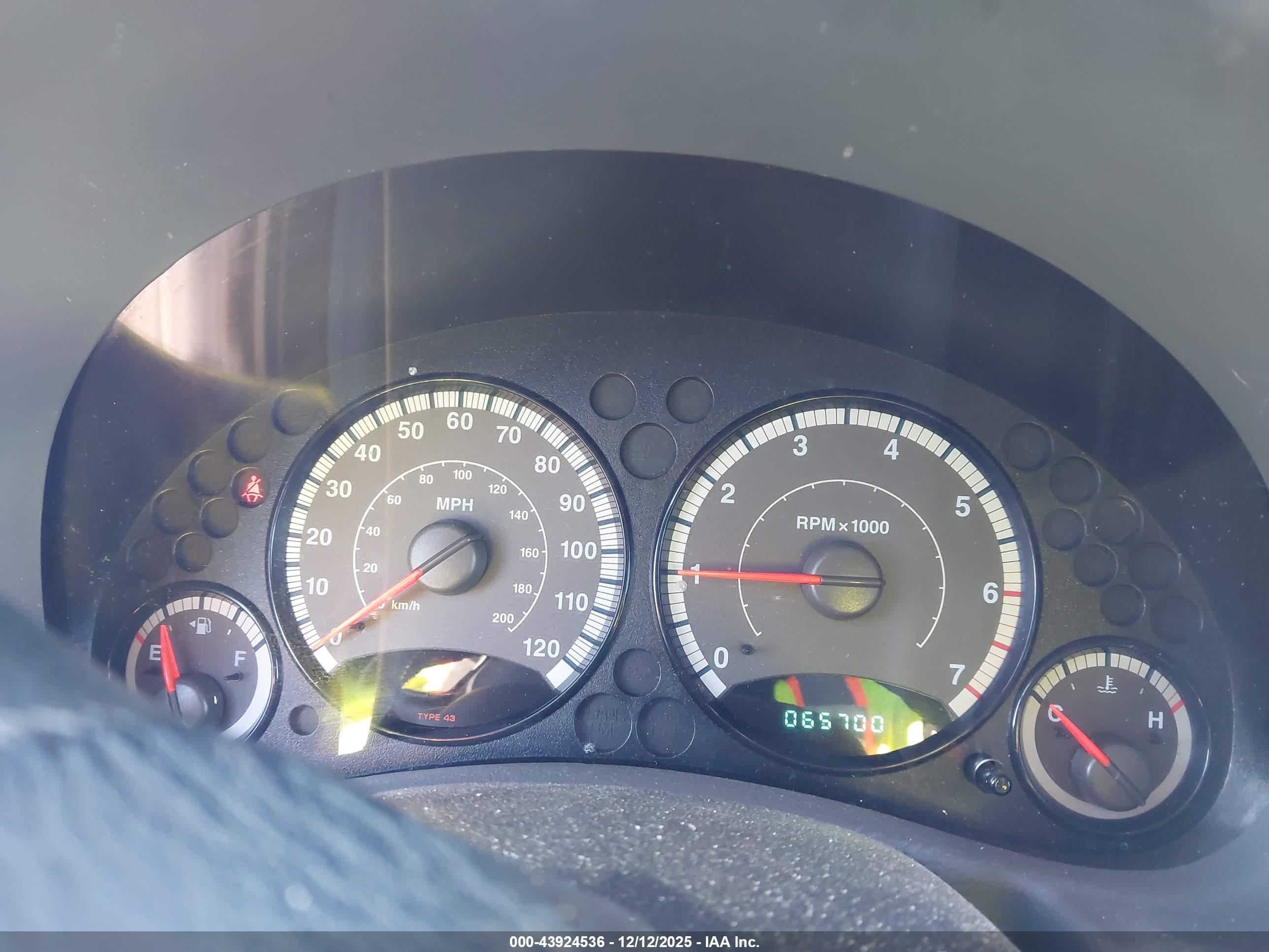 JEEP LIBERTY image 7