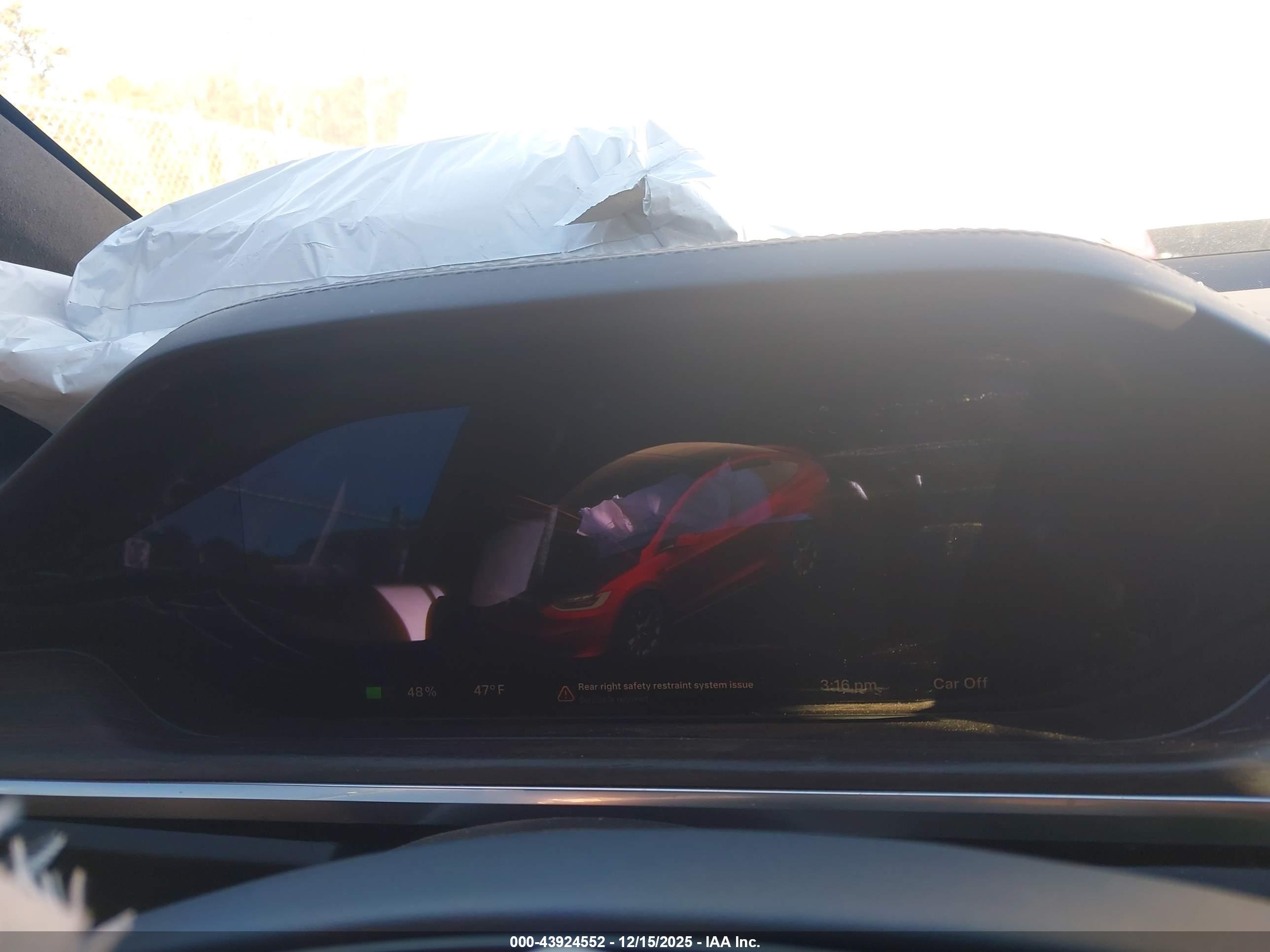 TESLA MODEL image 7