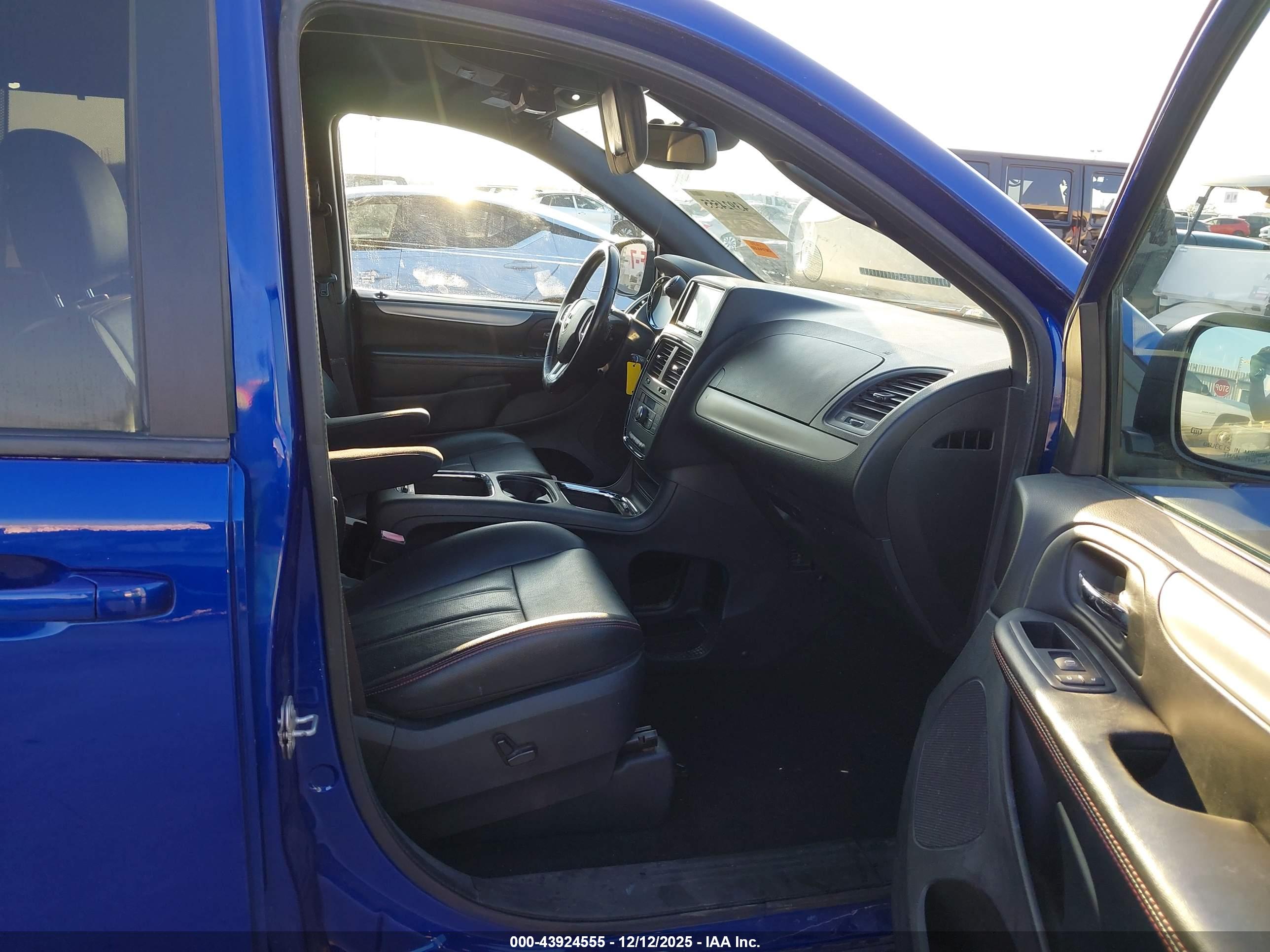 DODGE GRAND image 5