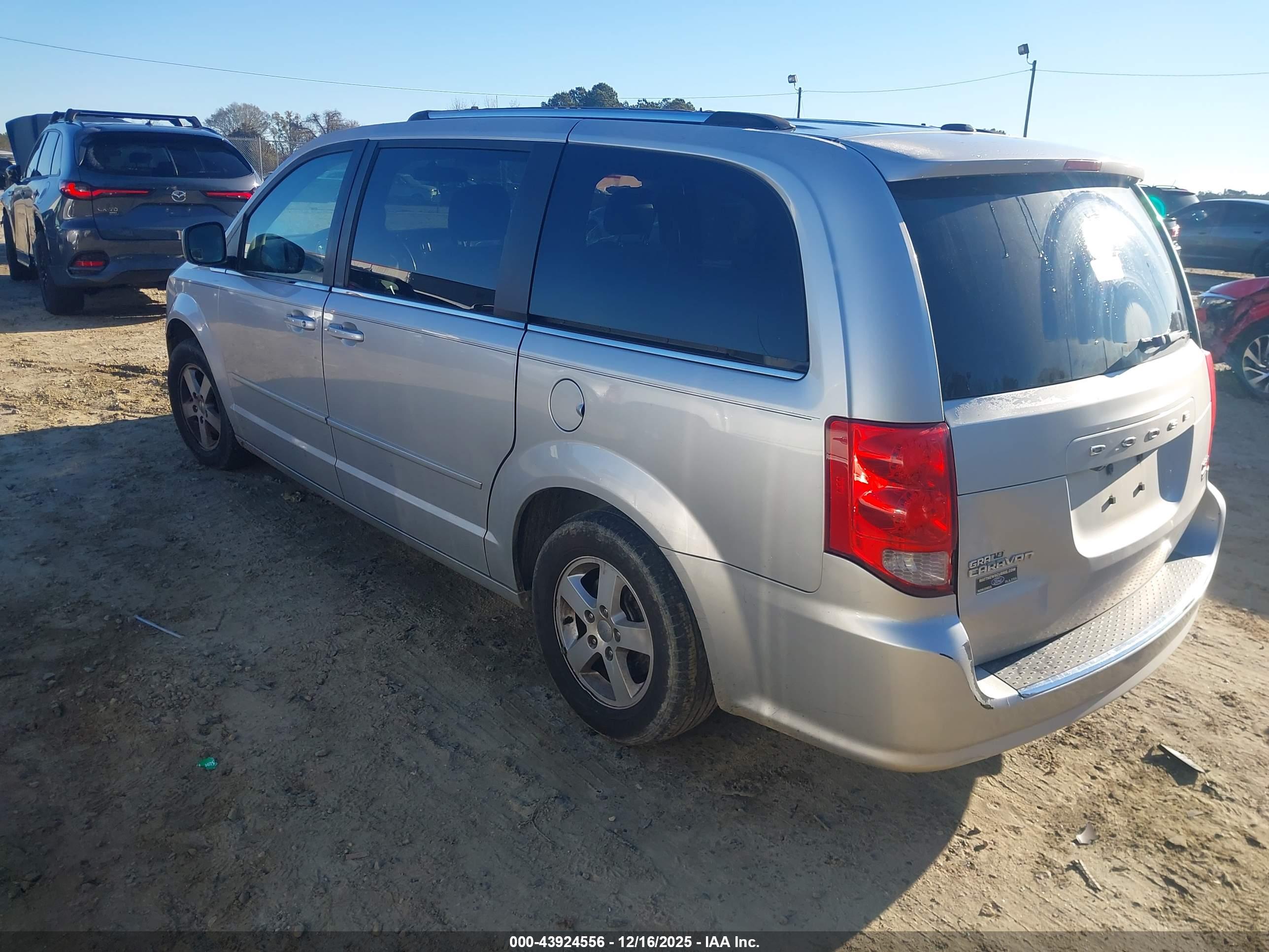 DODGE GRAND image 3