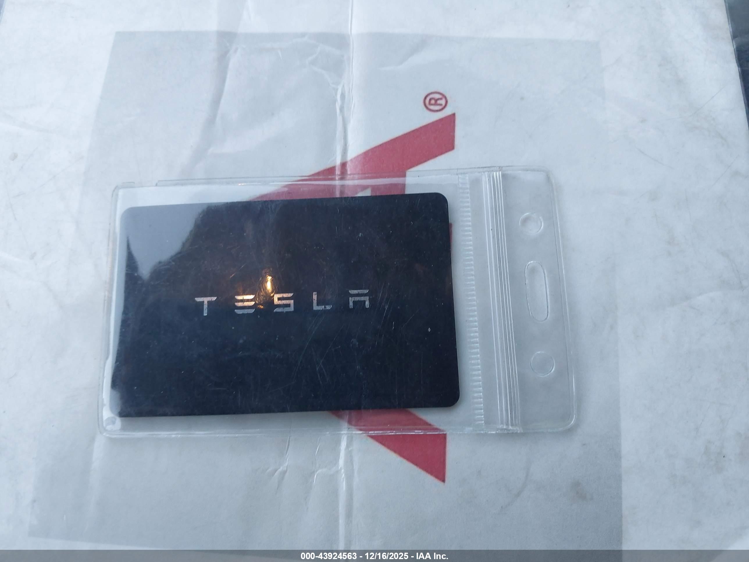 TESLA MODEL image 11