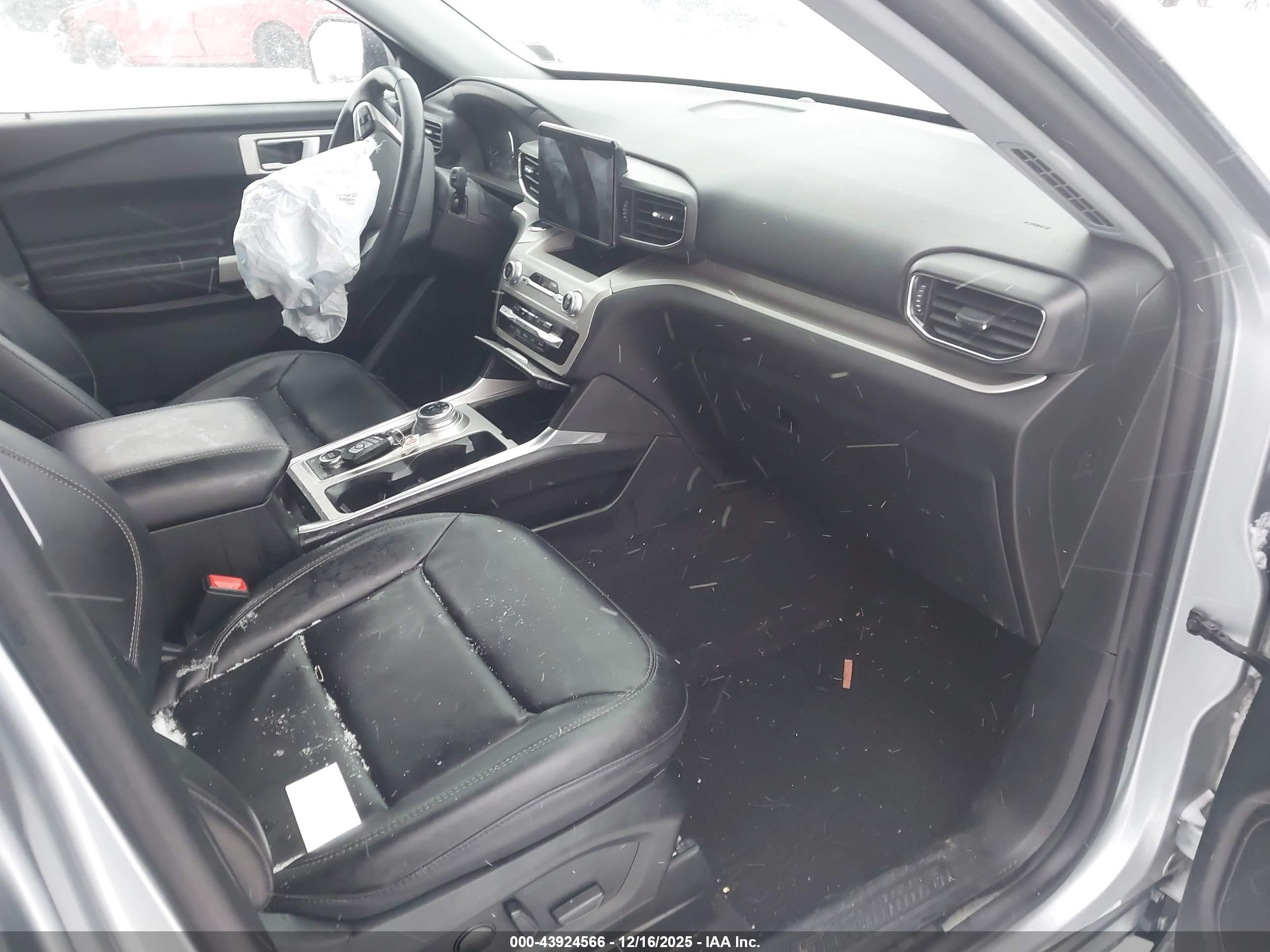 FORD EXPLORER image 5