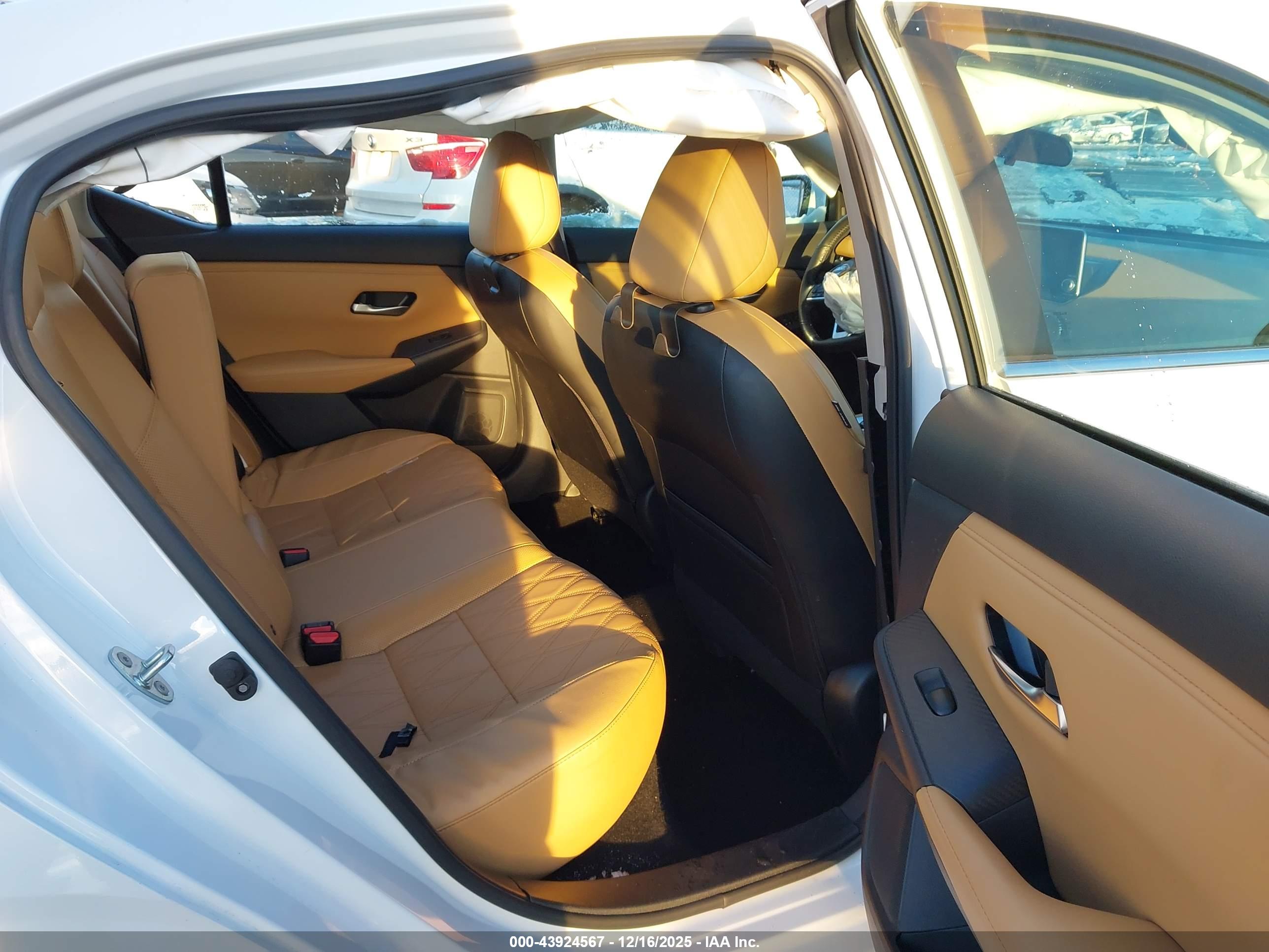 NISSAN SENTRA image 8
