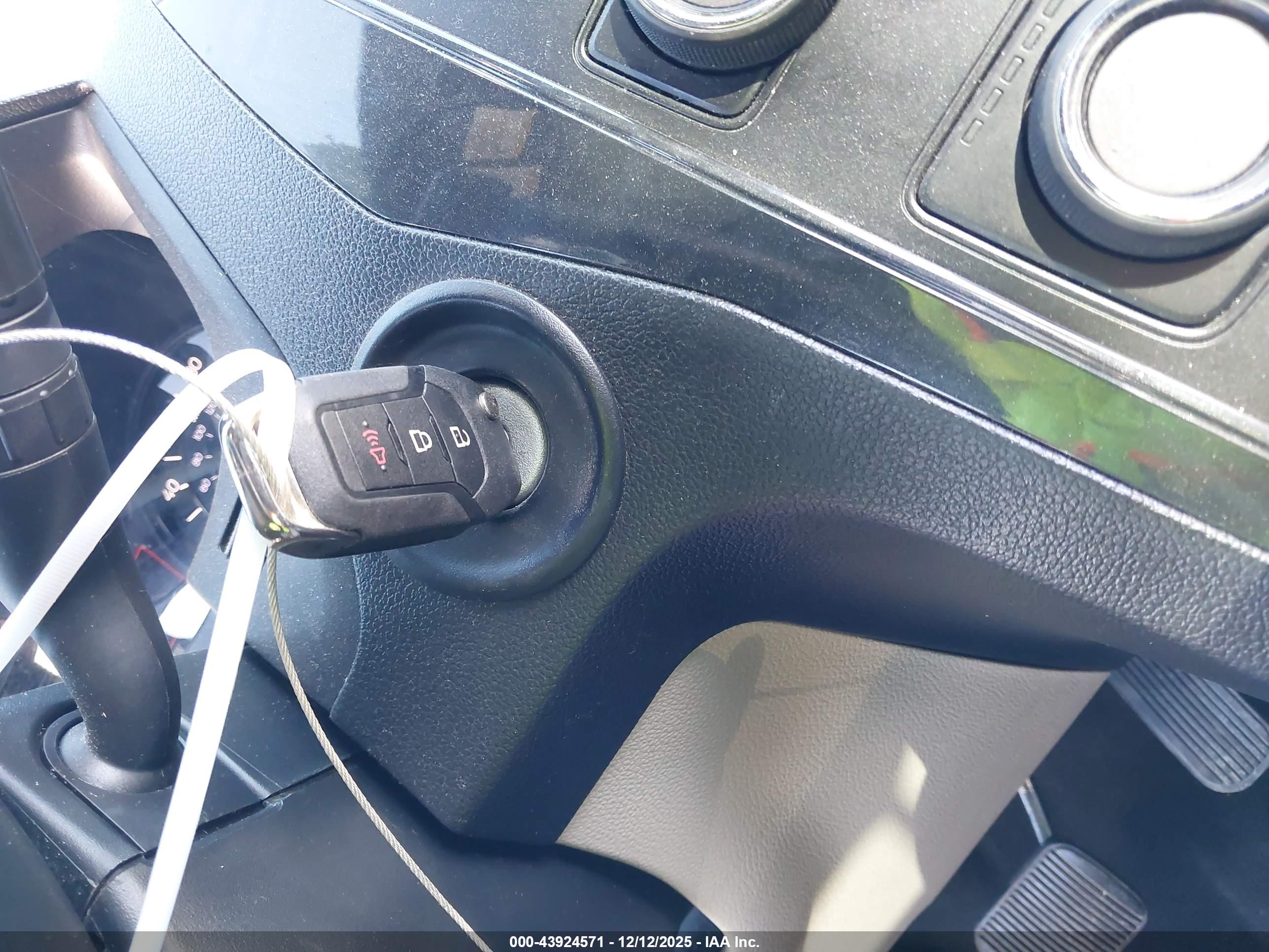 FORD EXPLORER image 11