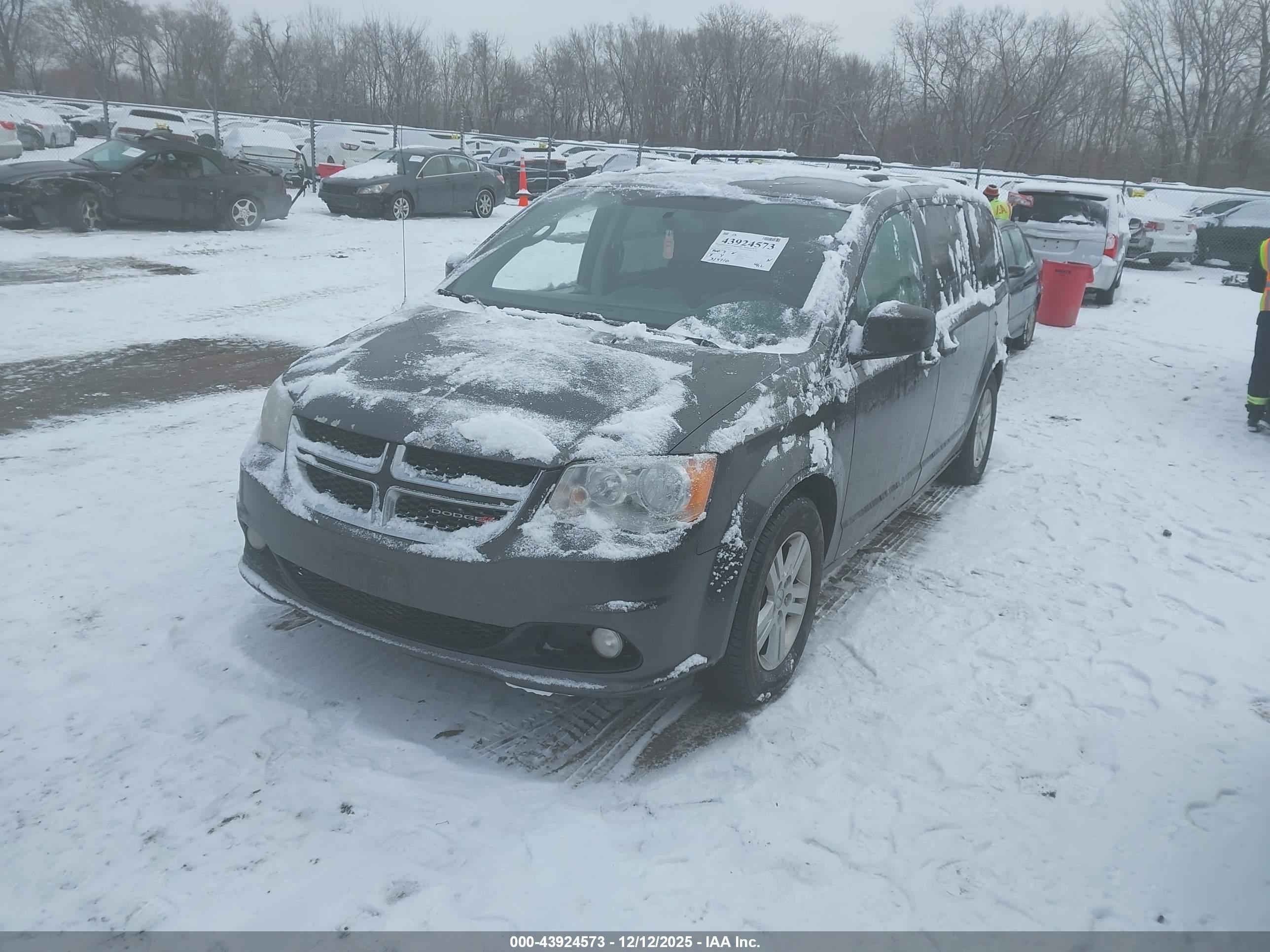DODGE GRAND image 2