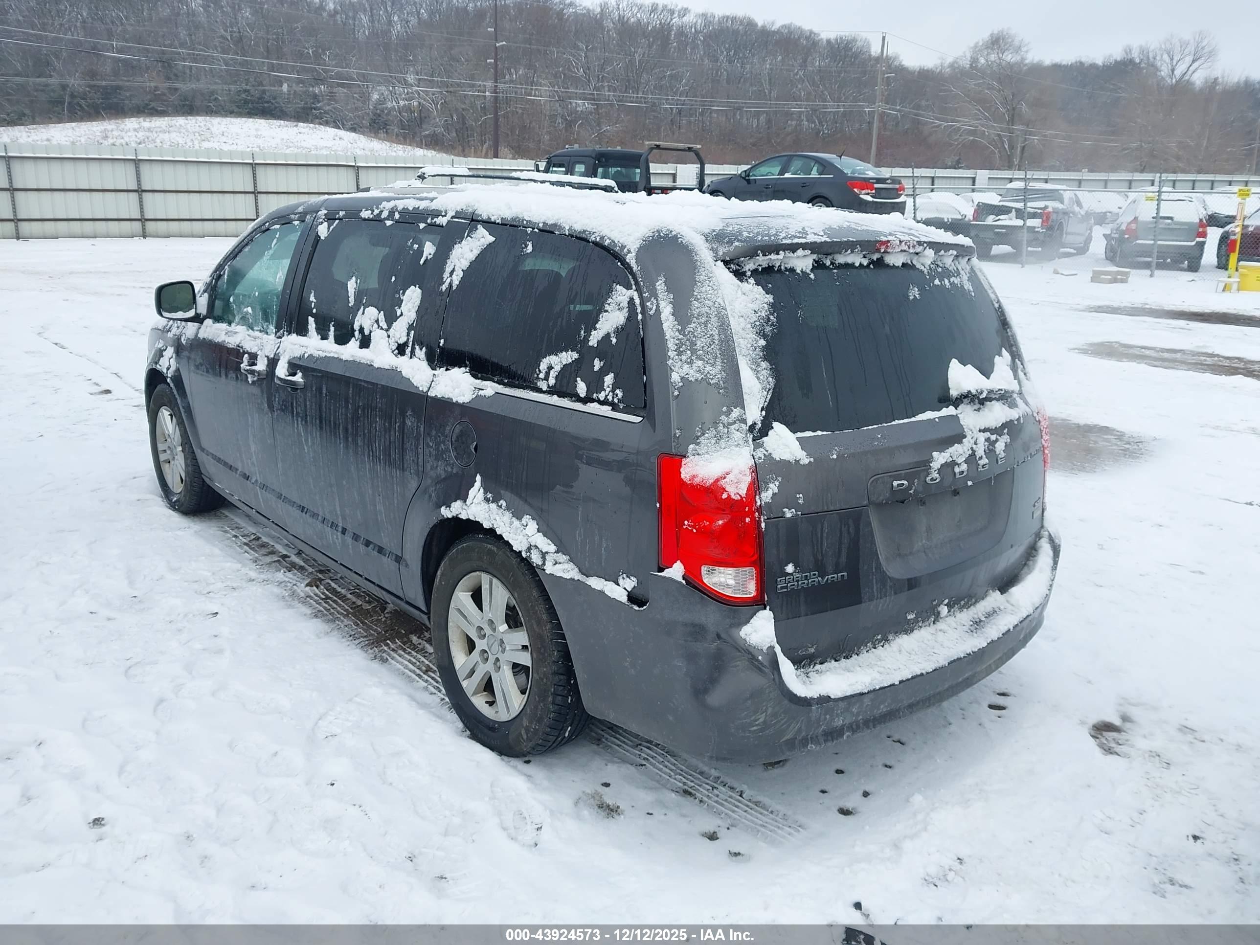 DODGE GRAND image 3