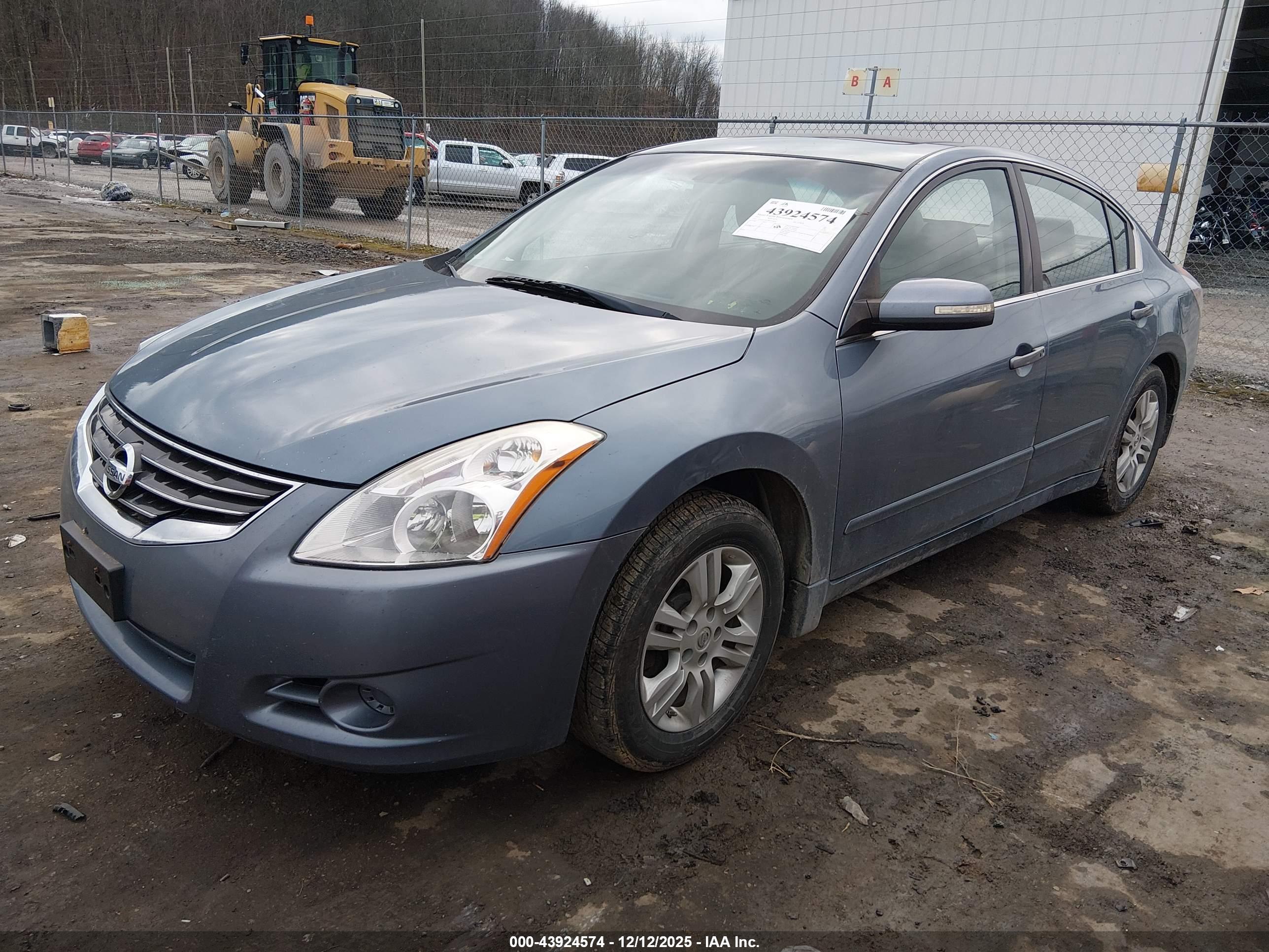 NISSAN ALTIMA image 2