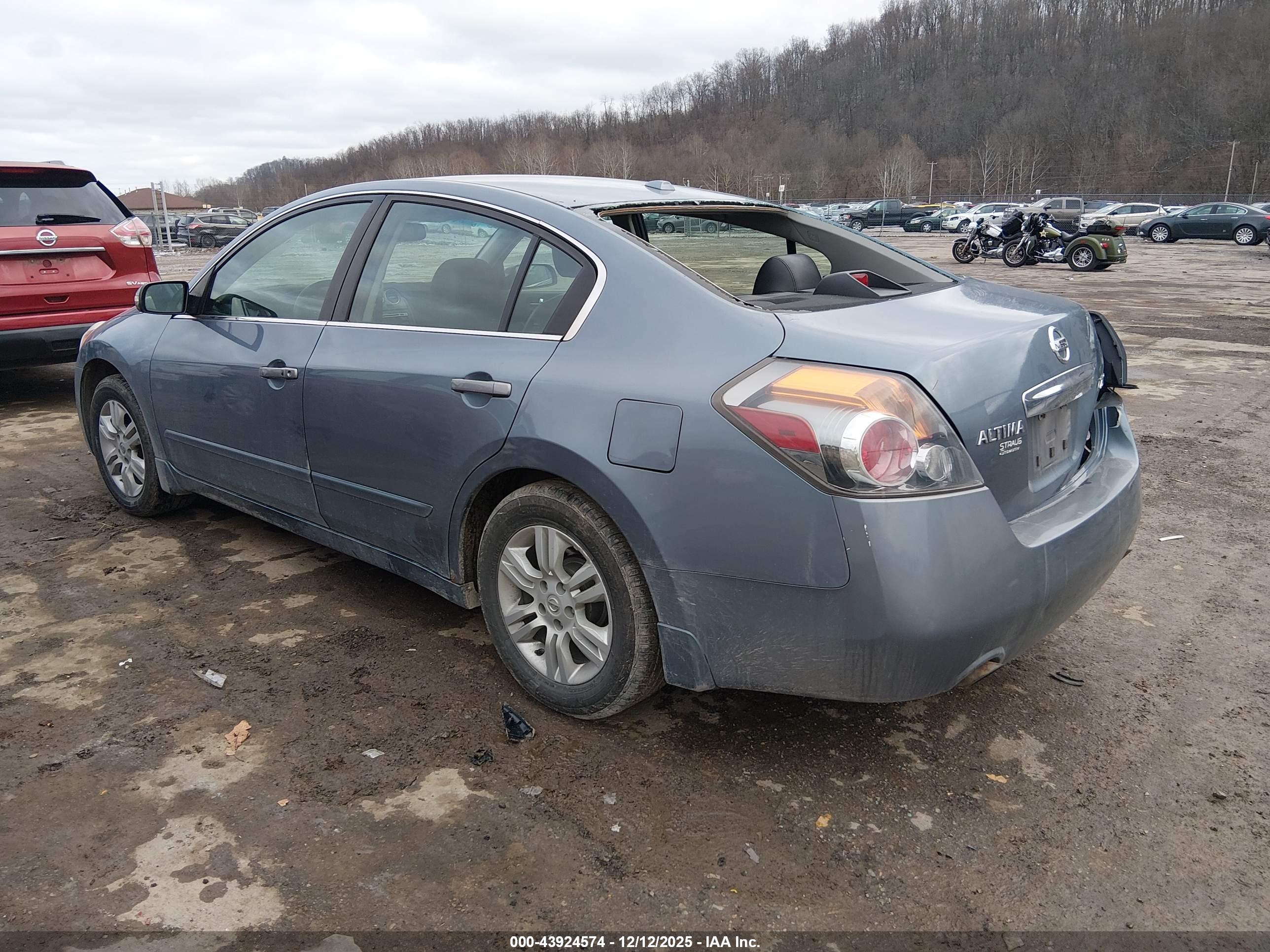 NISSAN ALTIMA image 3