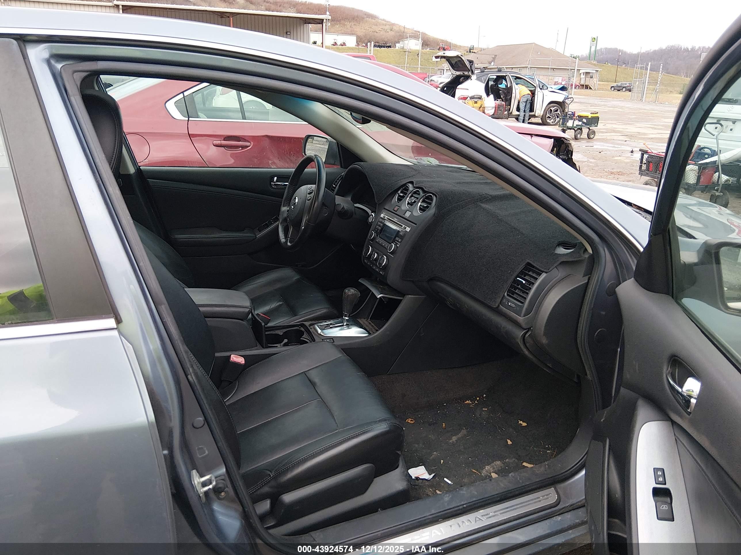 NISSAN ALTIMA image 5
