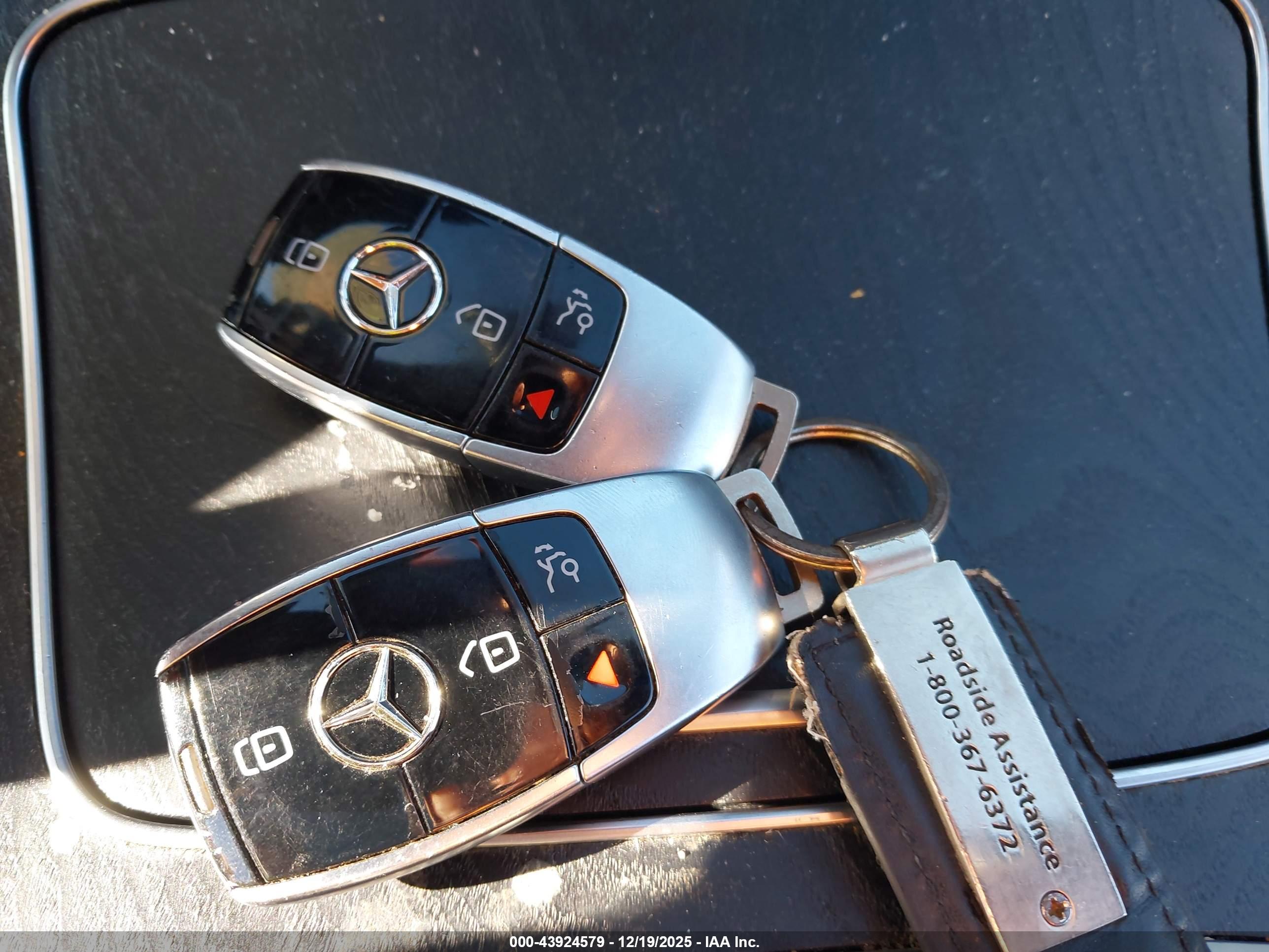 MERCEDES-BENZ E image 11
