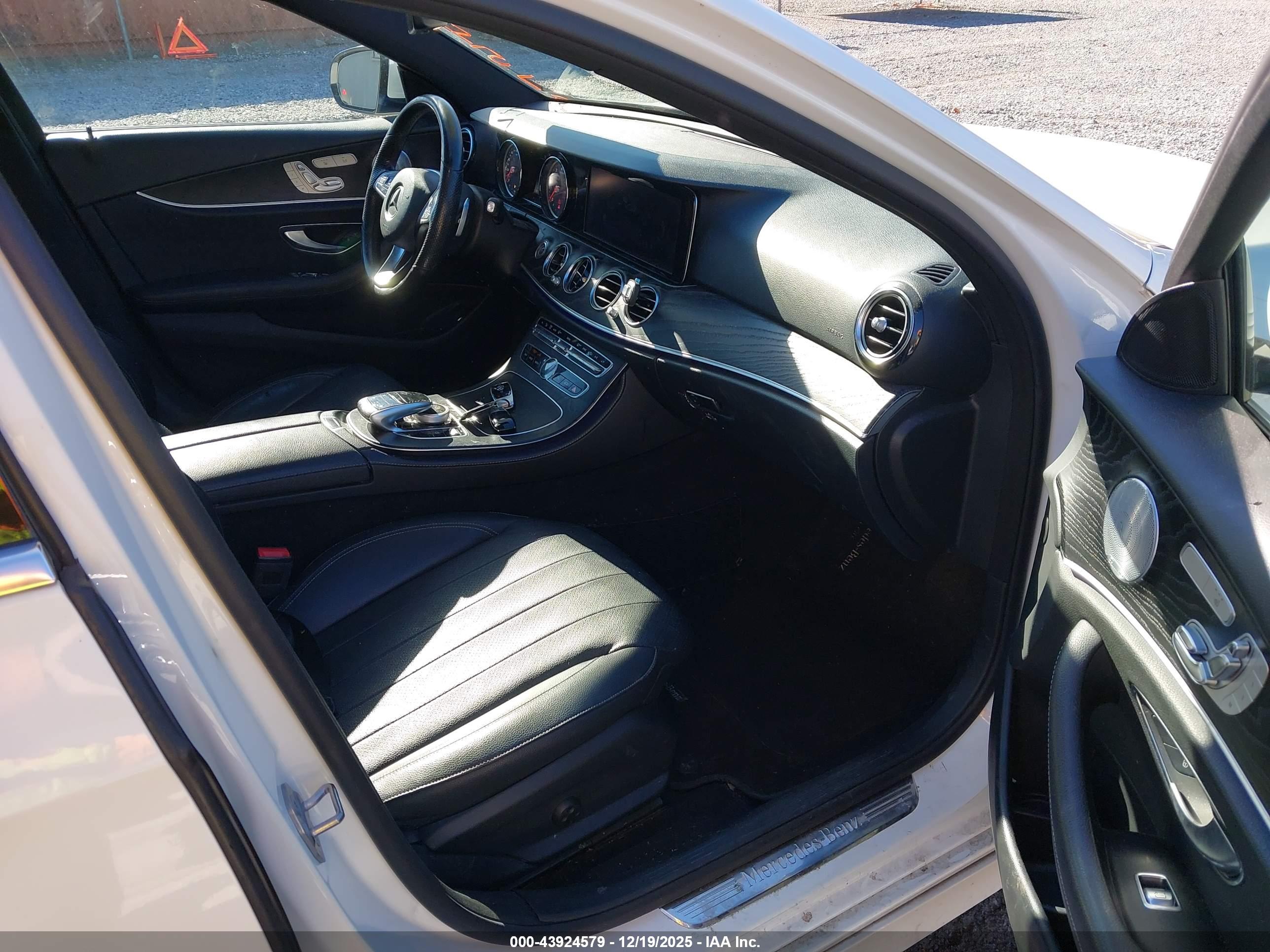 MERCEDES-BENZ E image 5
