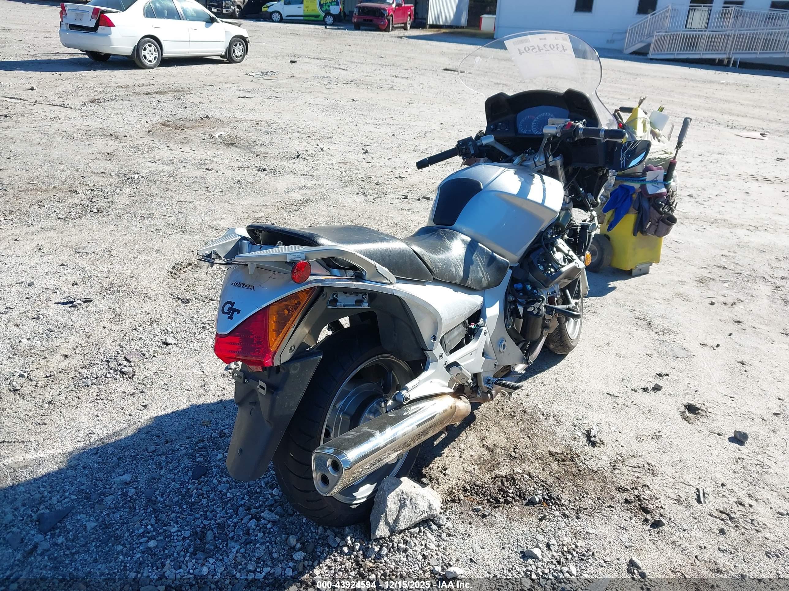 HONDA ST1300 image 4