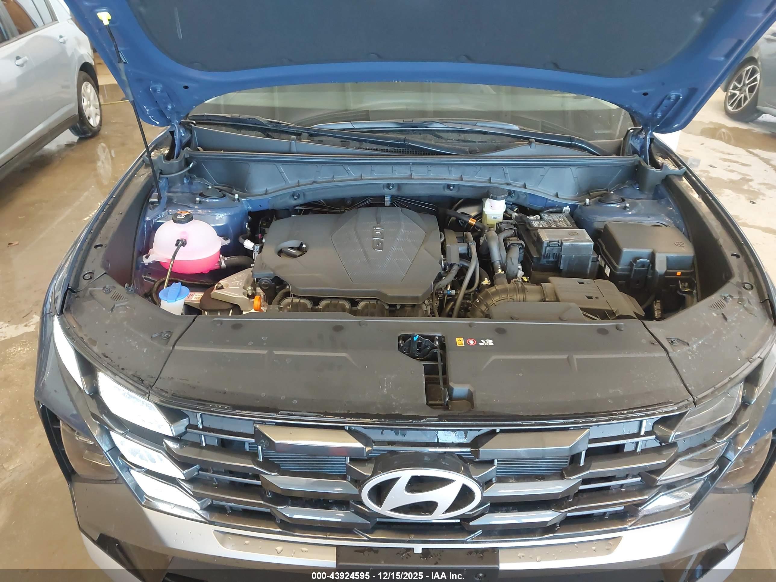 HYUNDAI TUCSON image 10