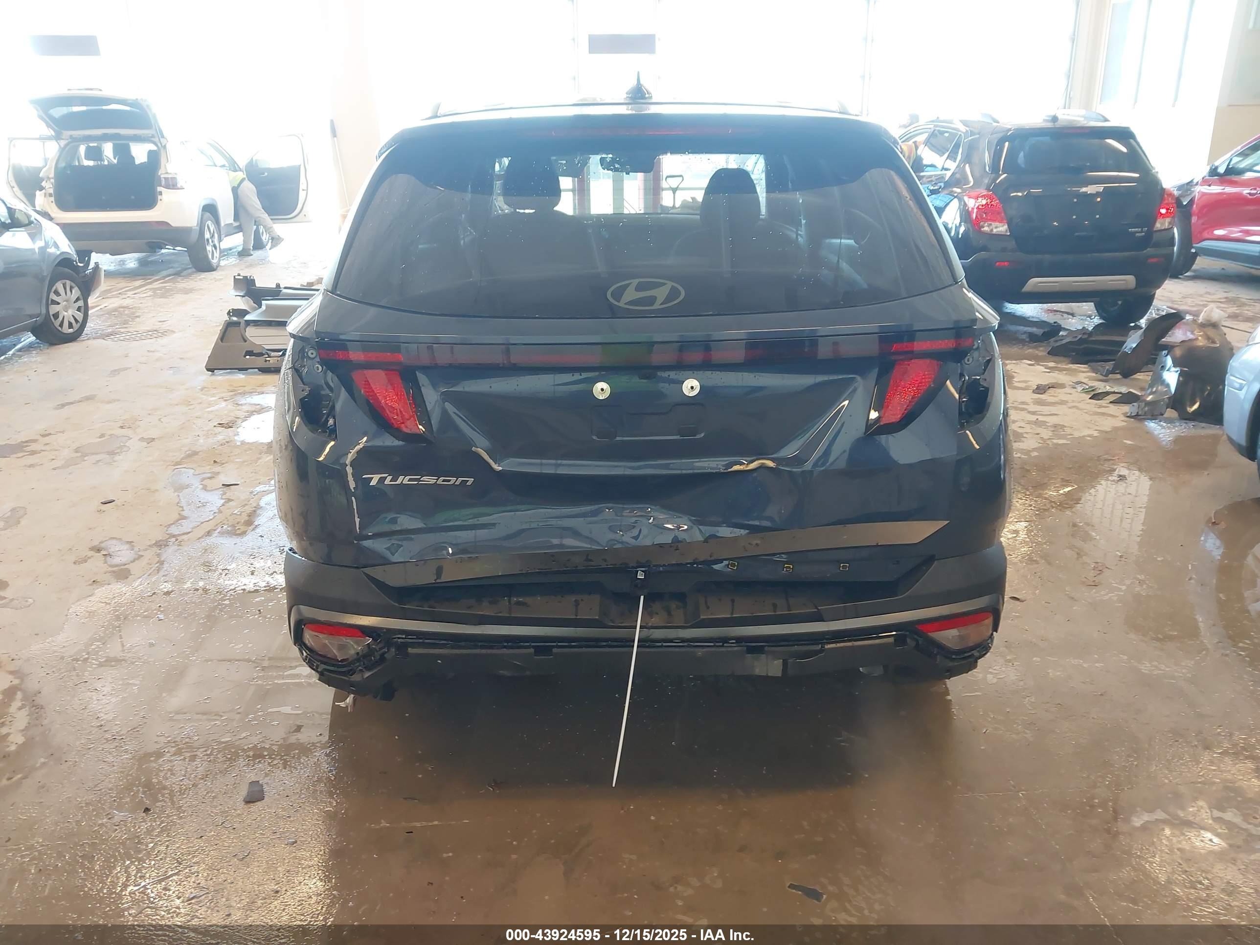 HYUNDAI TUCSON image 6