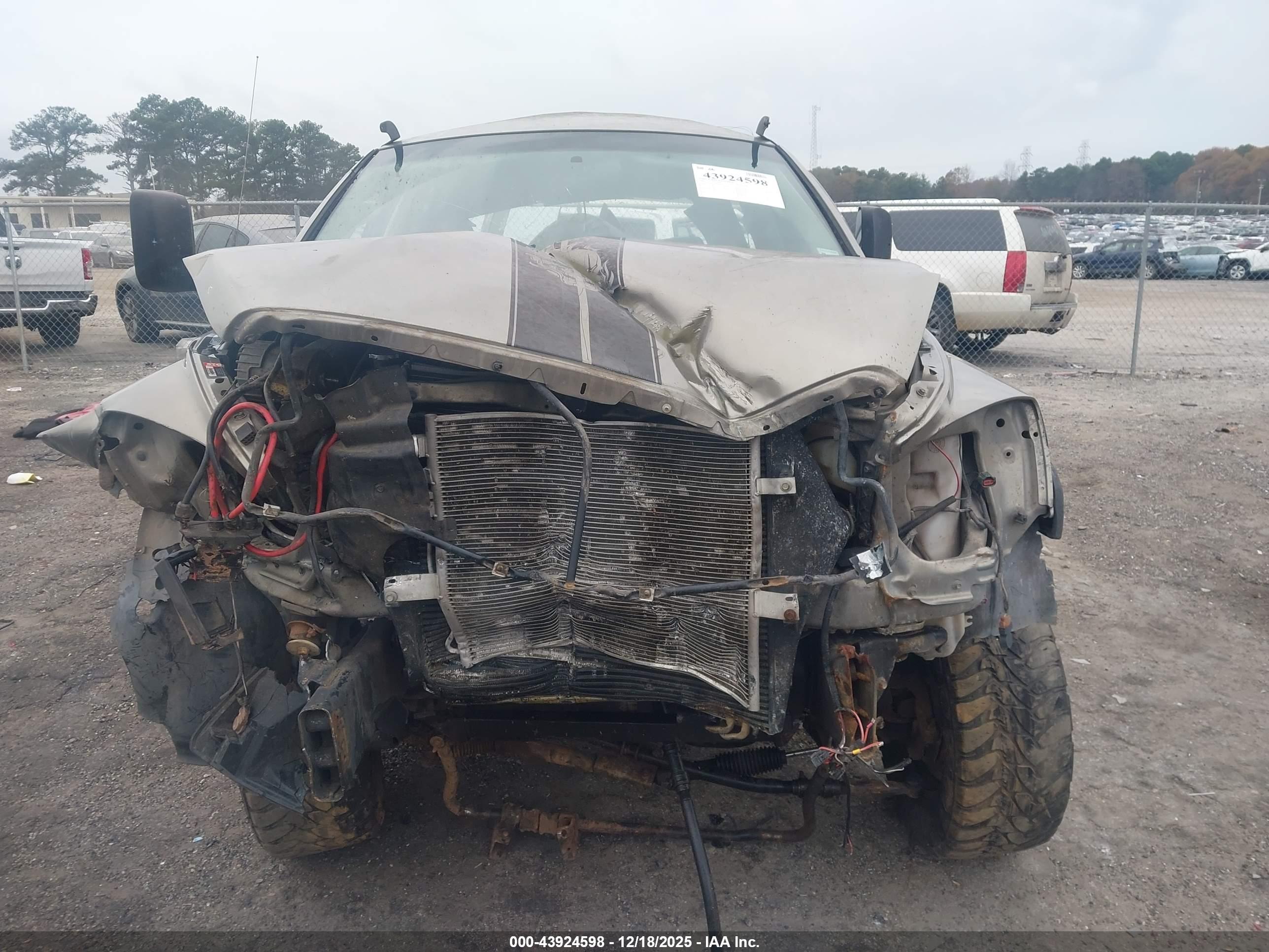 DODGE RAM image 6