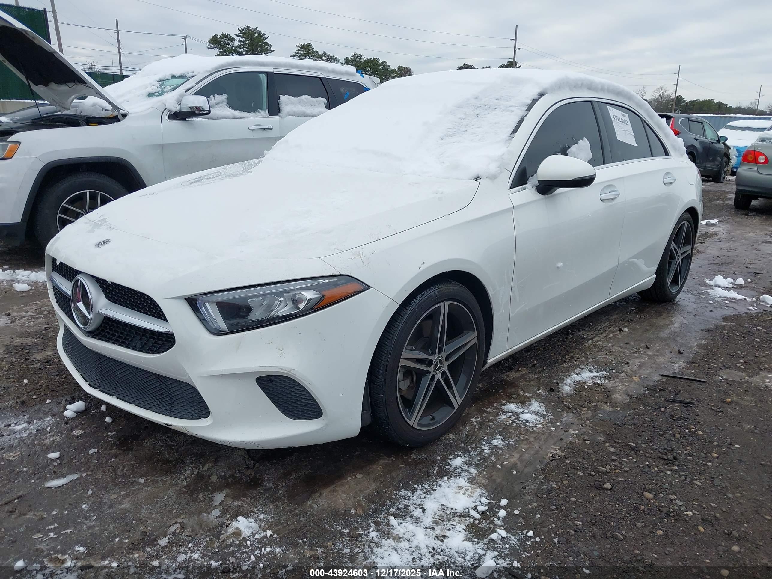 MERCEDES-BENZ A image 2