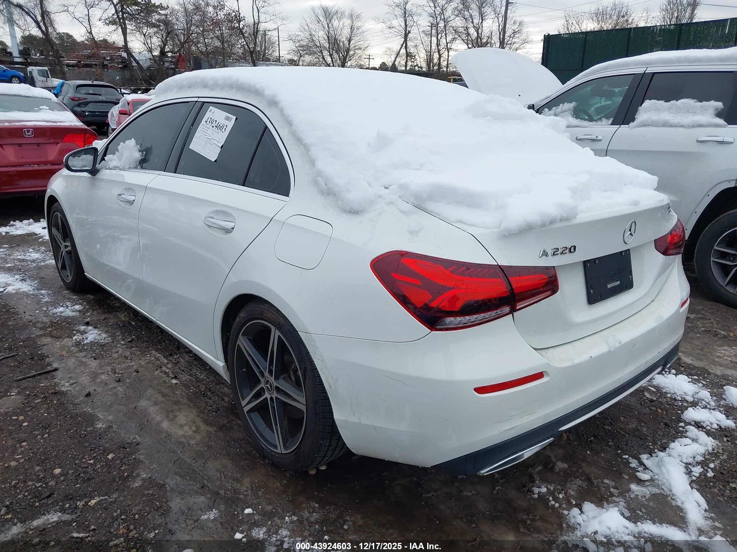 MERCEDES-BENZ A image 3