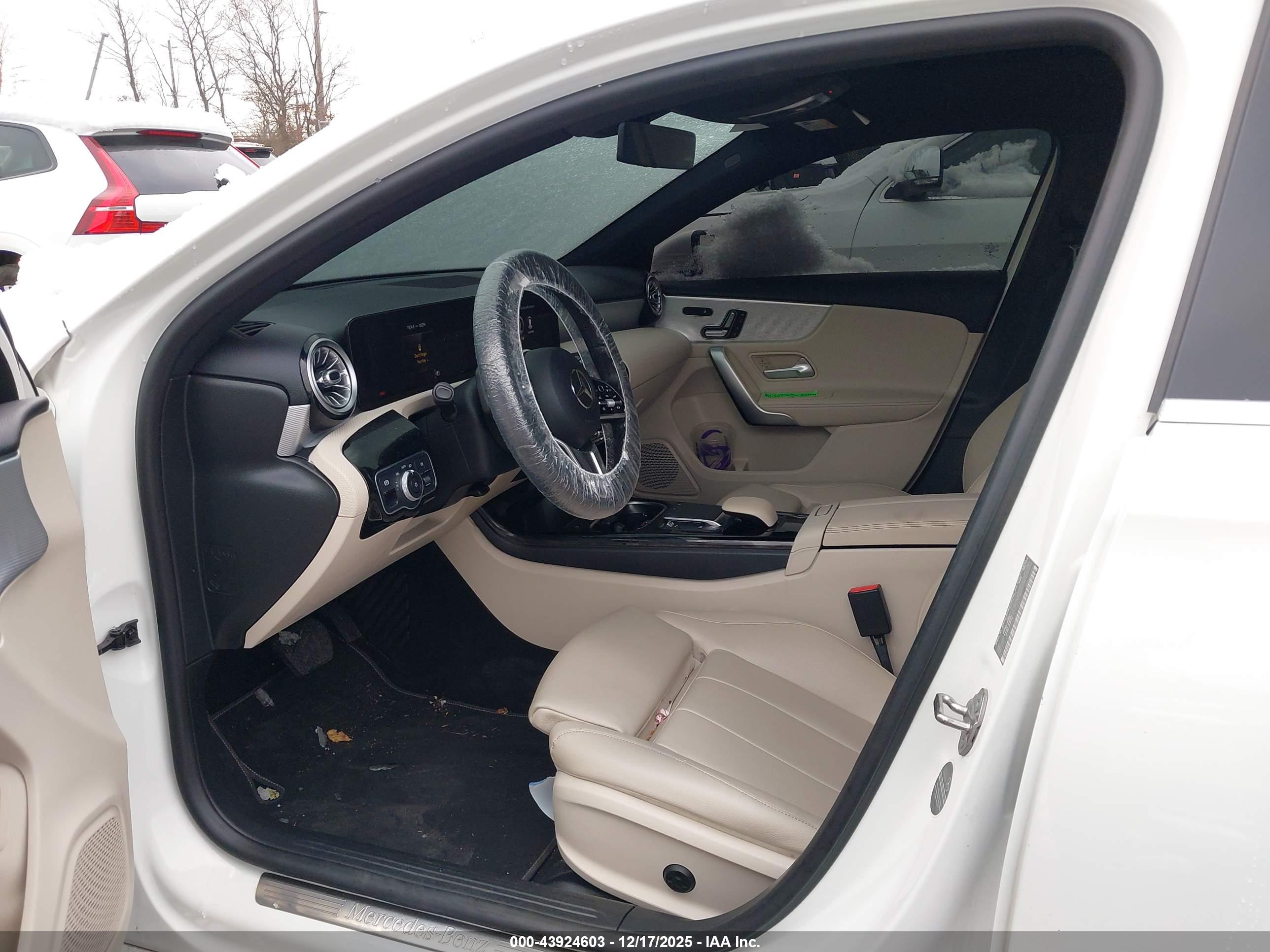 MERCEDES-BENZ A image 5