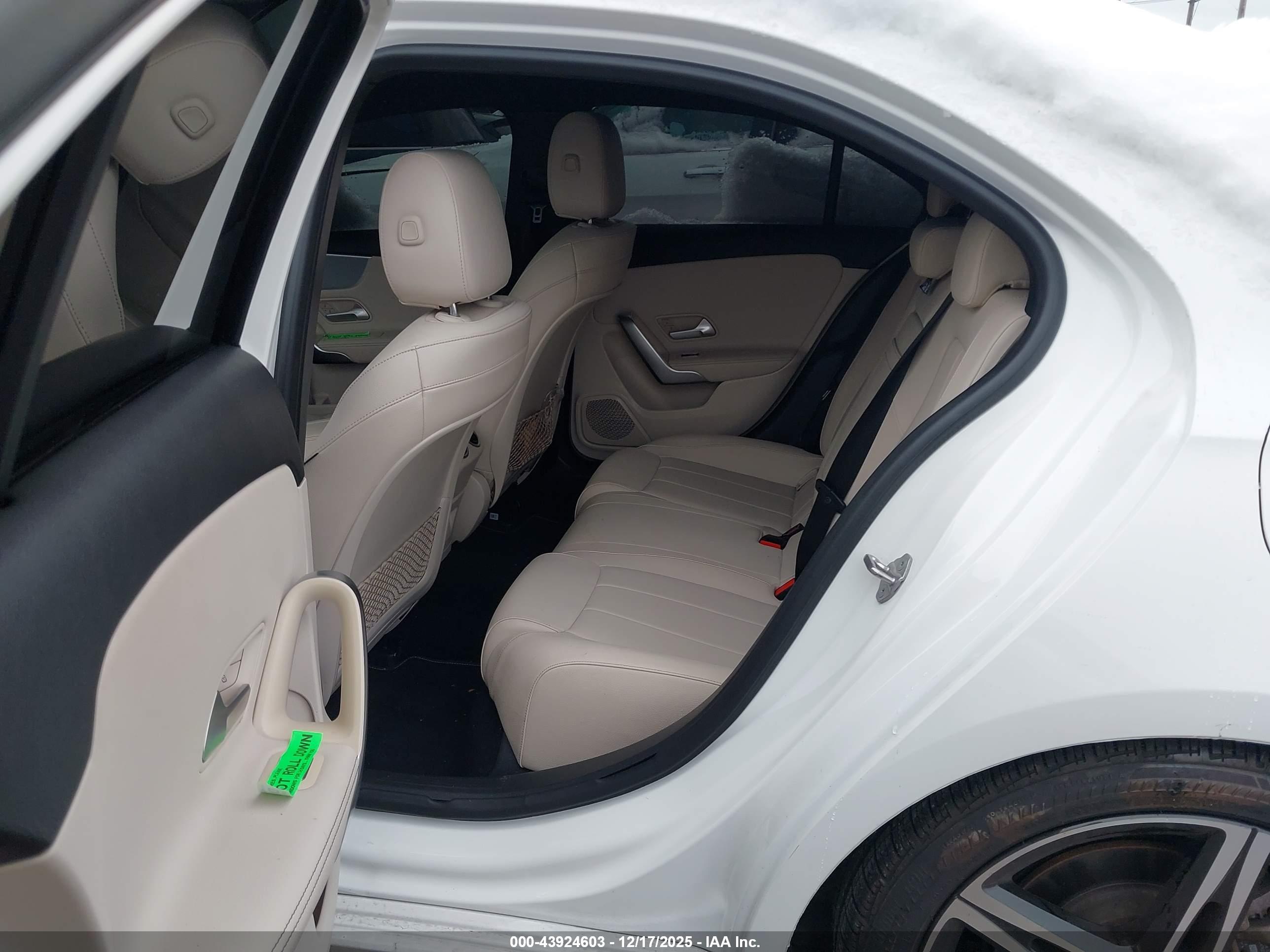 MERCEDES-BENZ A image 8