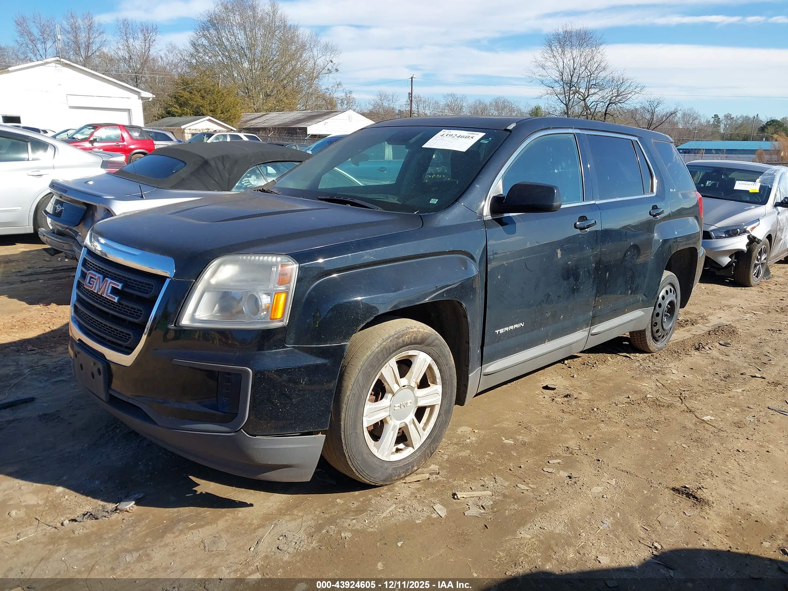 GMC TERRAIN image 2