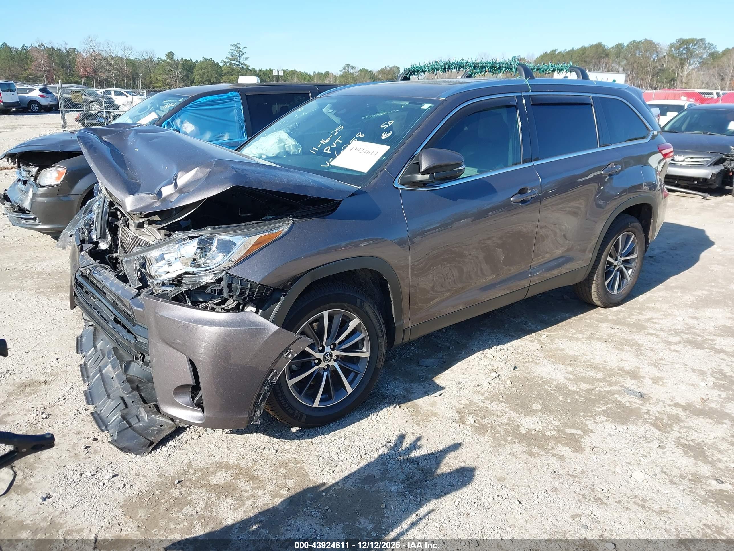 TOYOTA HIGHLANDER image 2