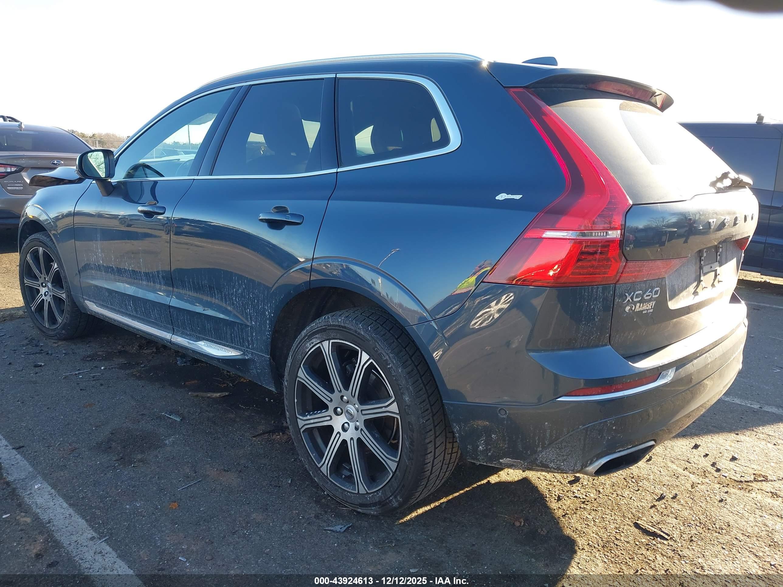 VOLVO XC60 image 3