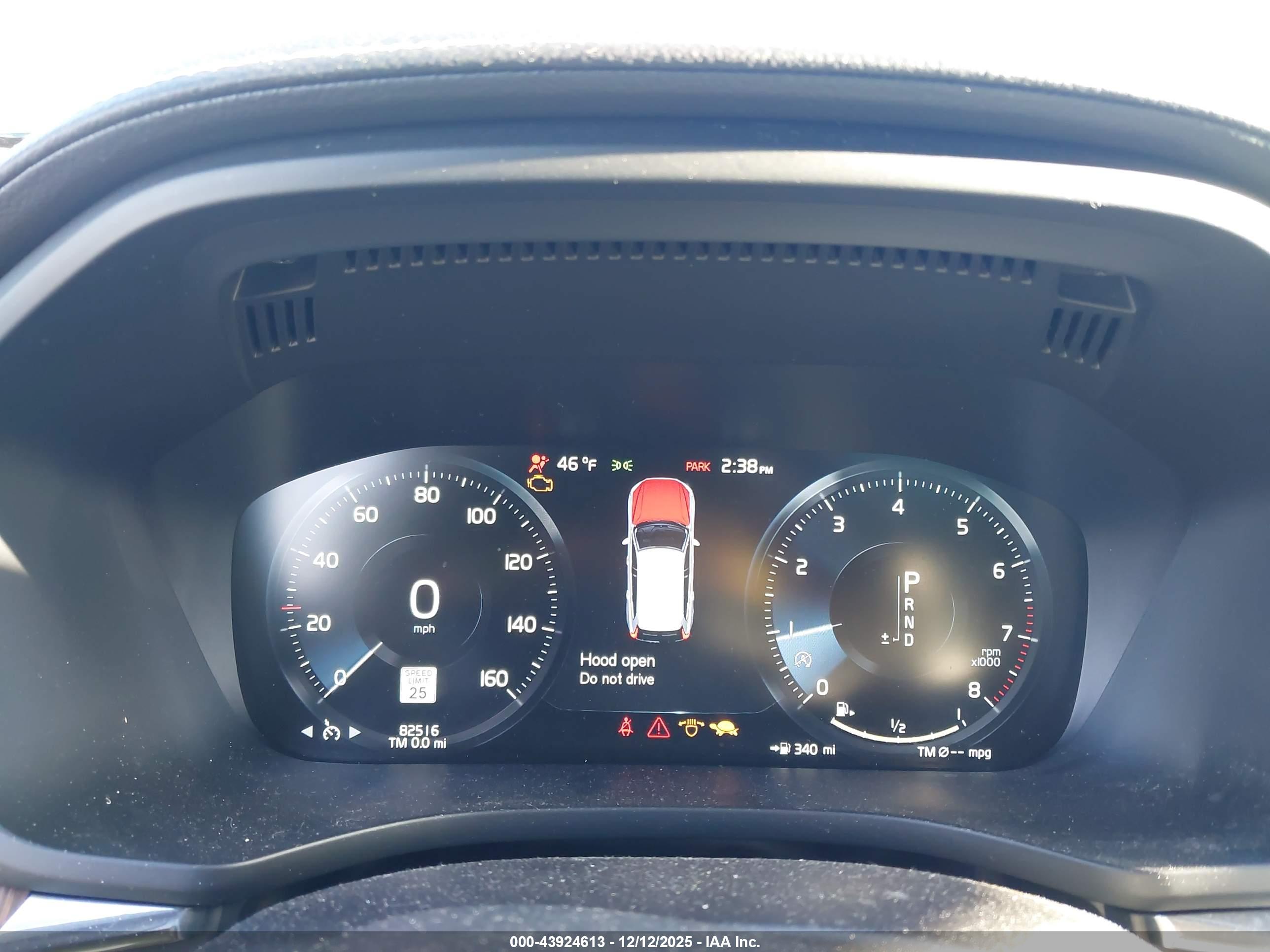 VOLVO XC60 image 7