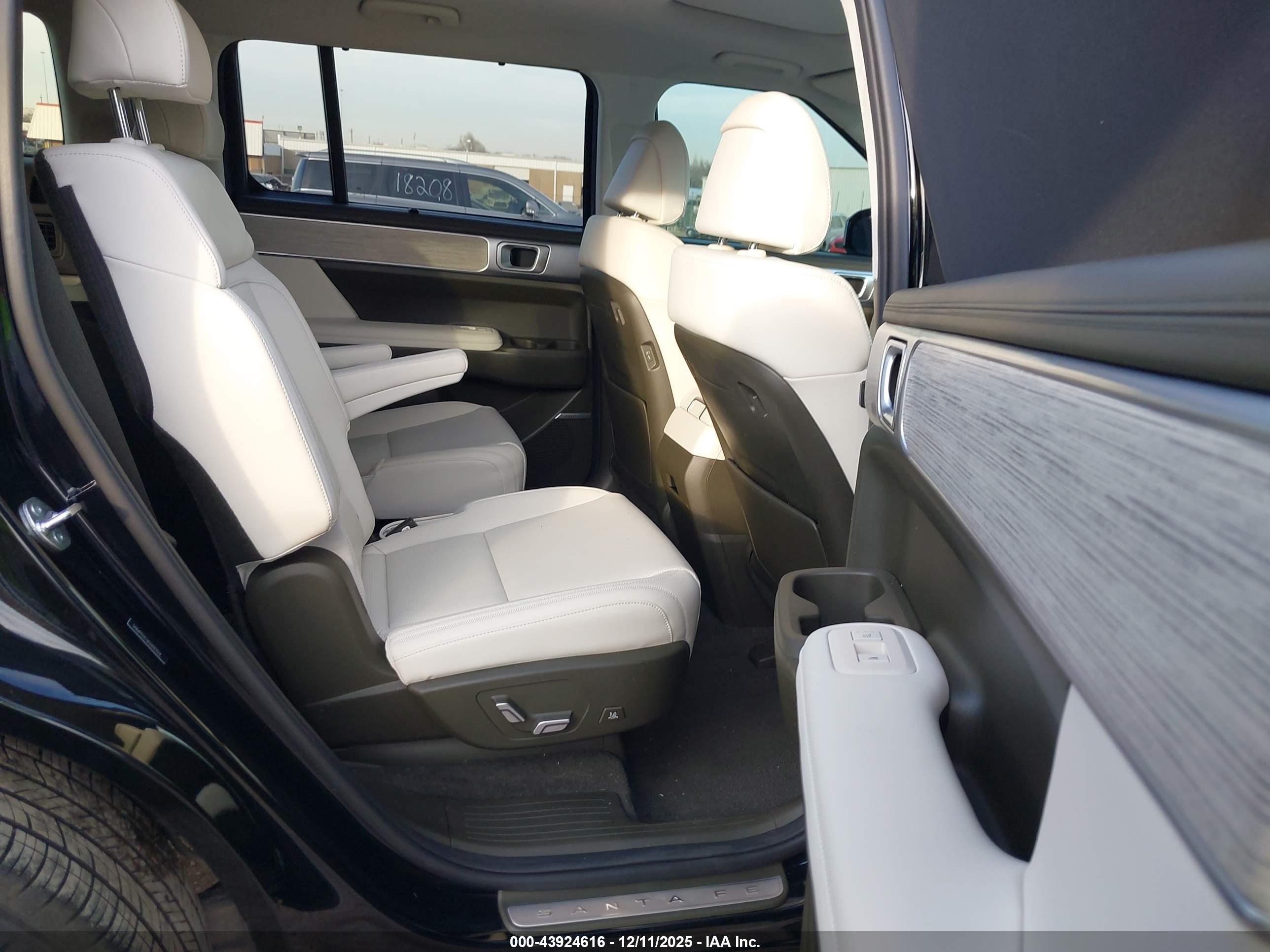HYUNDAI SANTA image 8