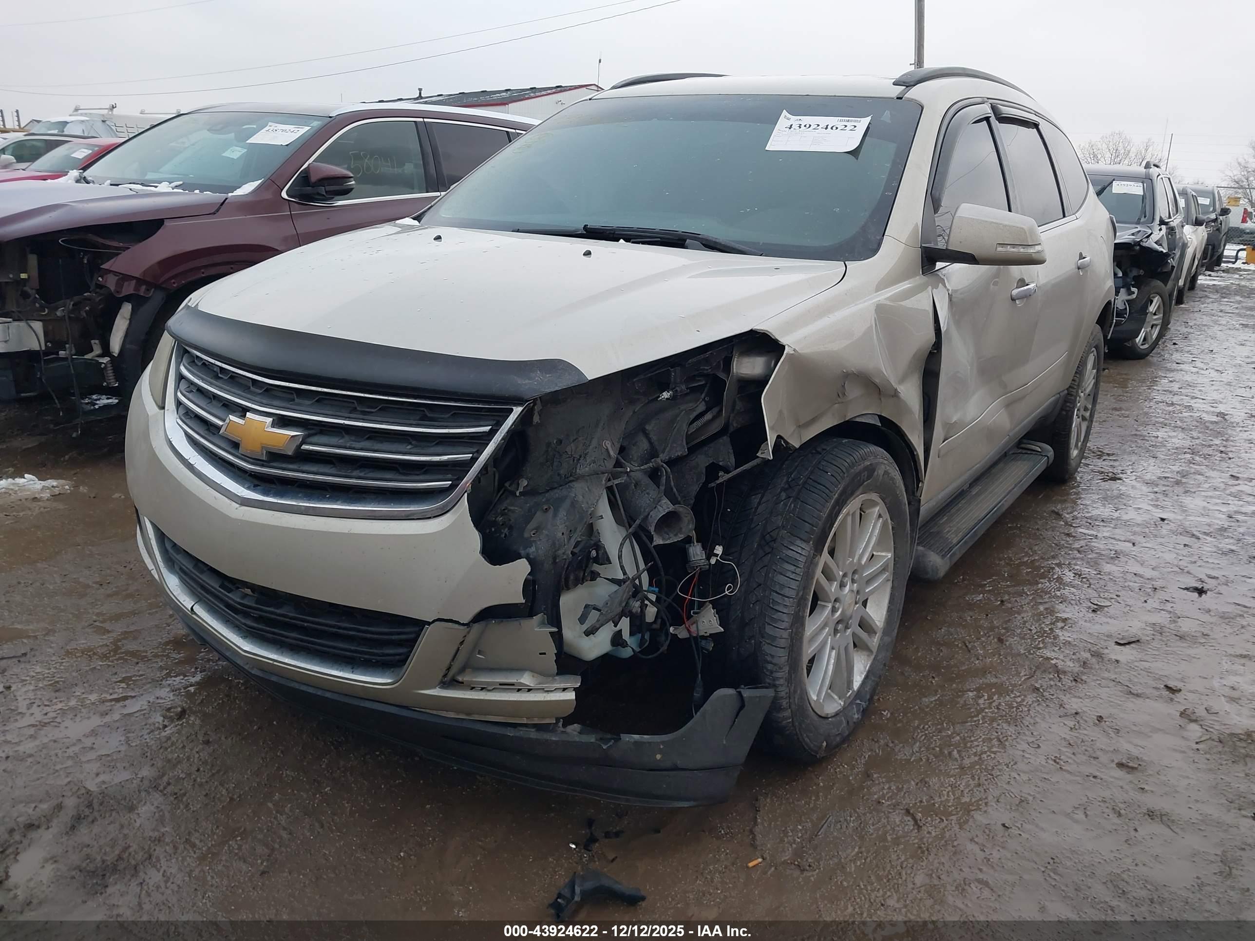 CHEVROLET TRAVERSE image 2