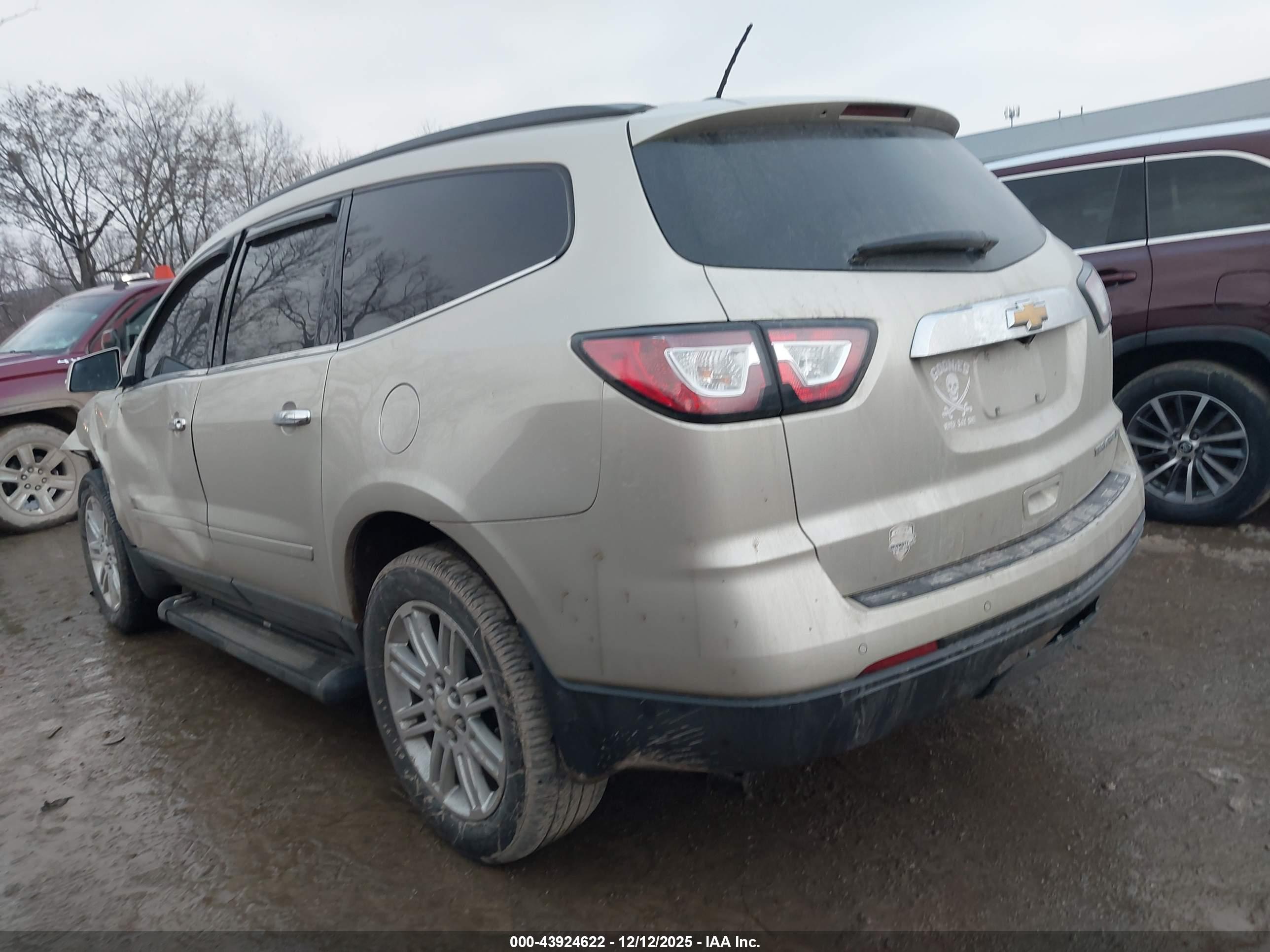 CHEVROLET TRAVERSE image 3