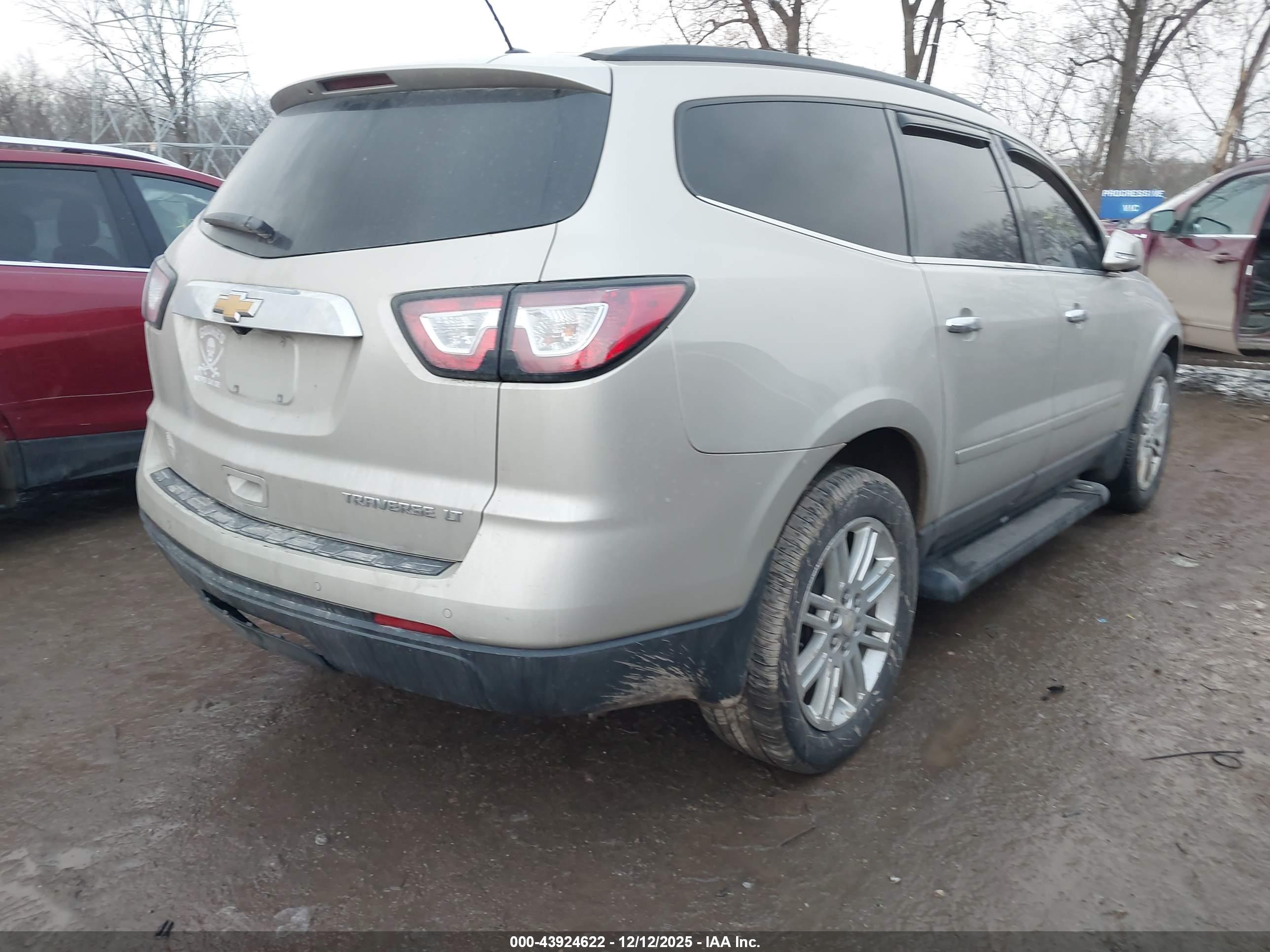 CHEVROLET TRAVERSE image 4