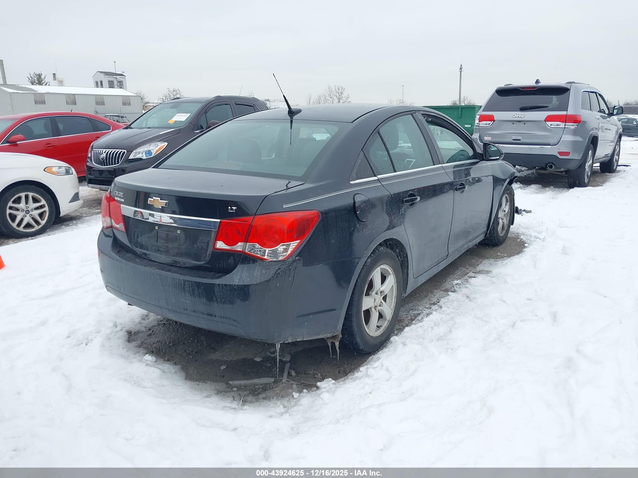 CHEVROLET CRUZE image 4