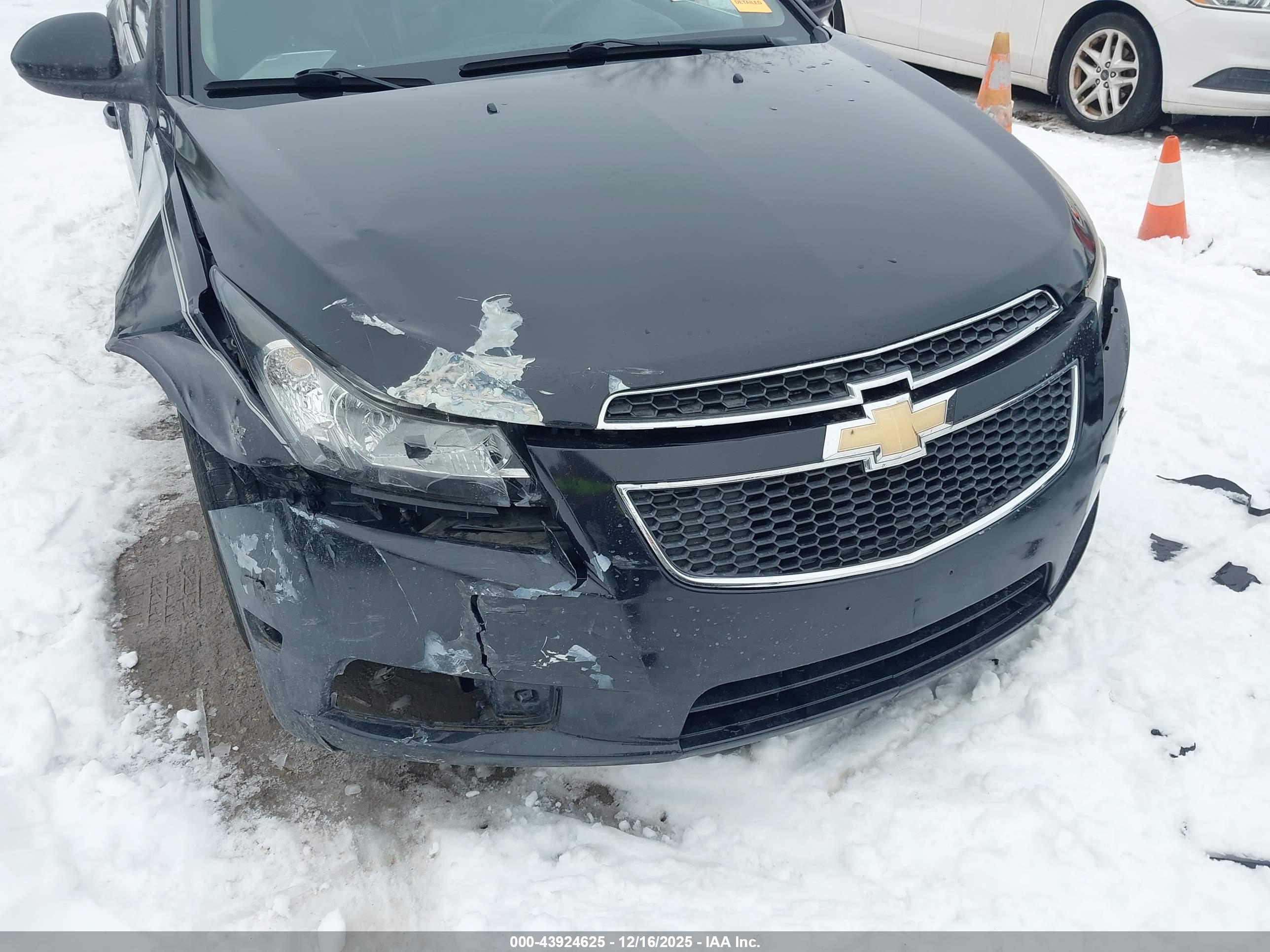 CHEVROLET CRUZE image 6