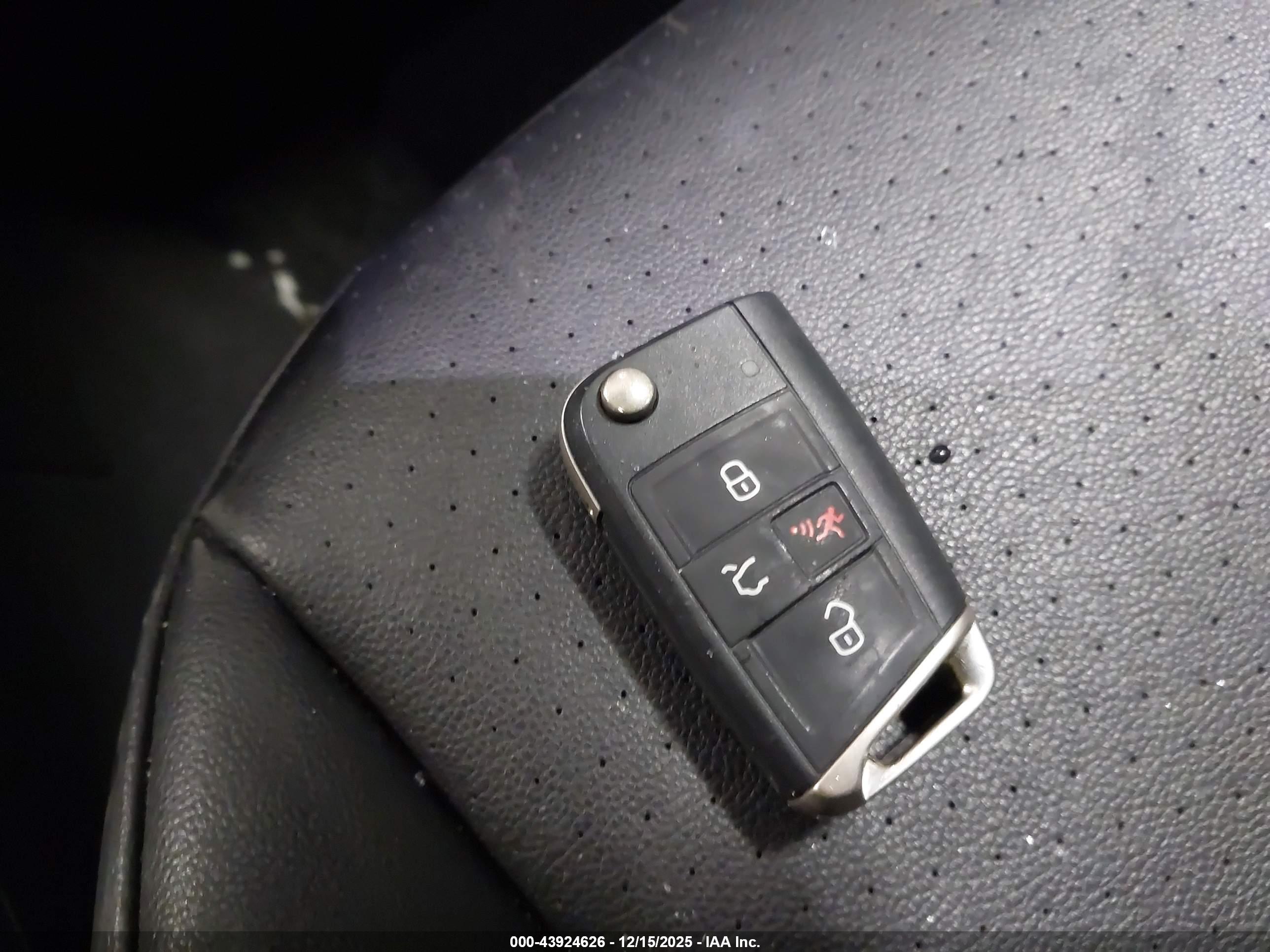 VOLKSWAGEN TIGUAN image 11