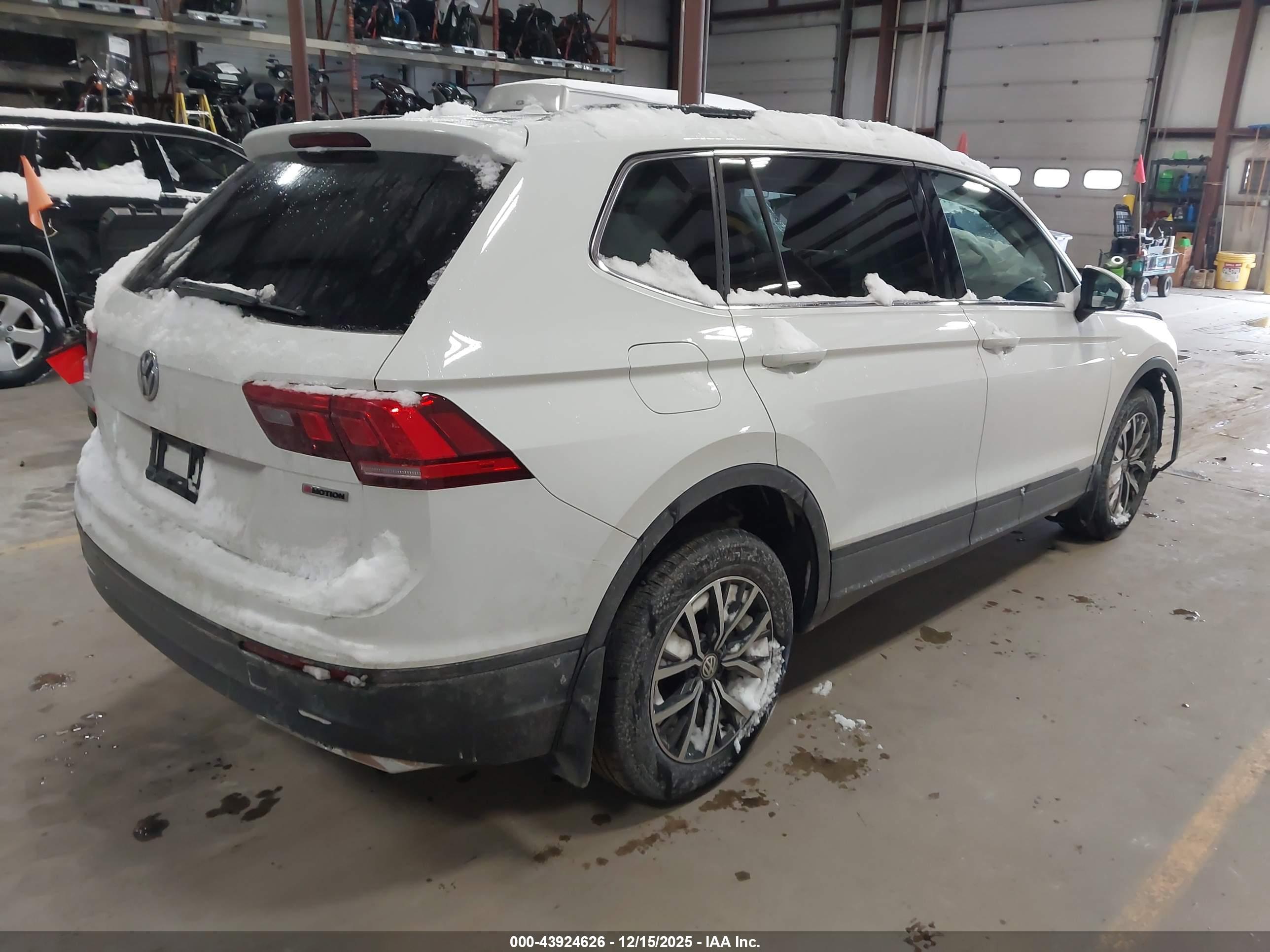 VOLKSWAGEN TIGUAN image 4