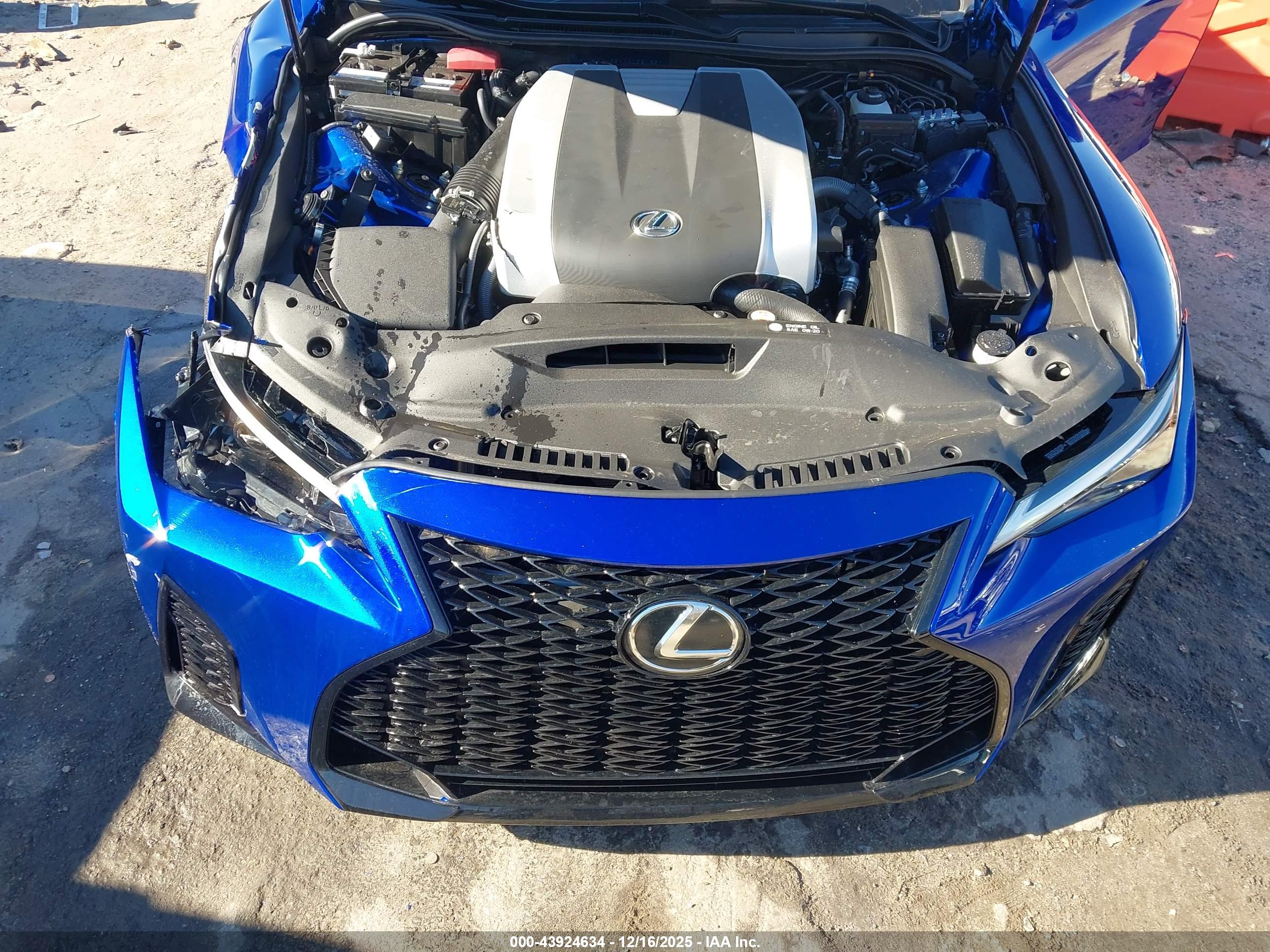 LEXUS IS image 10