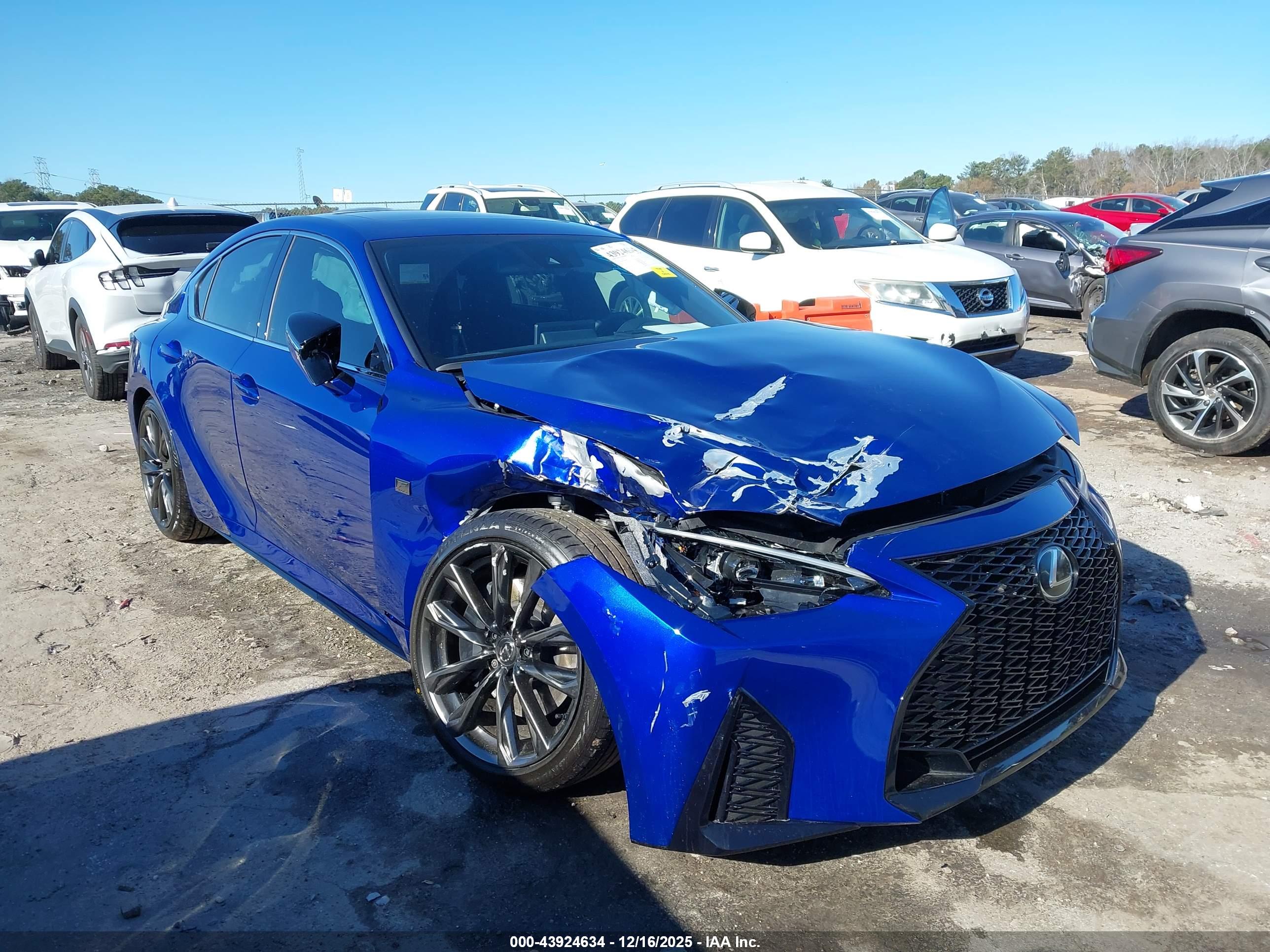 LEXUS IS image 6