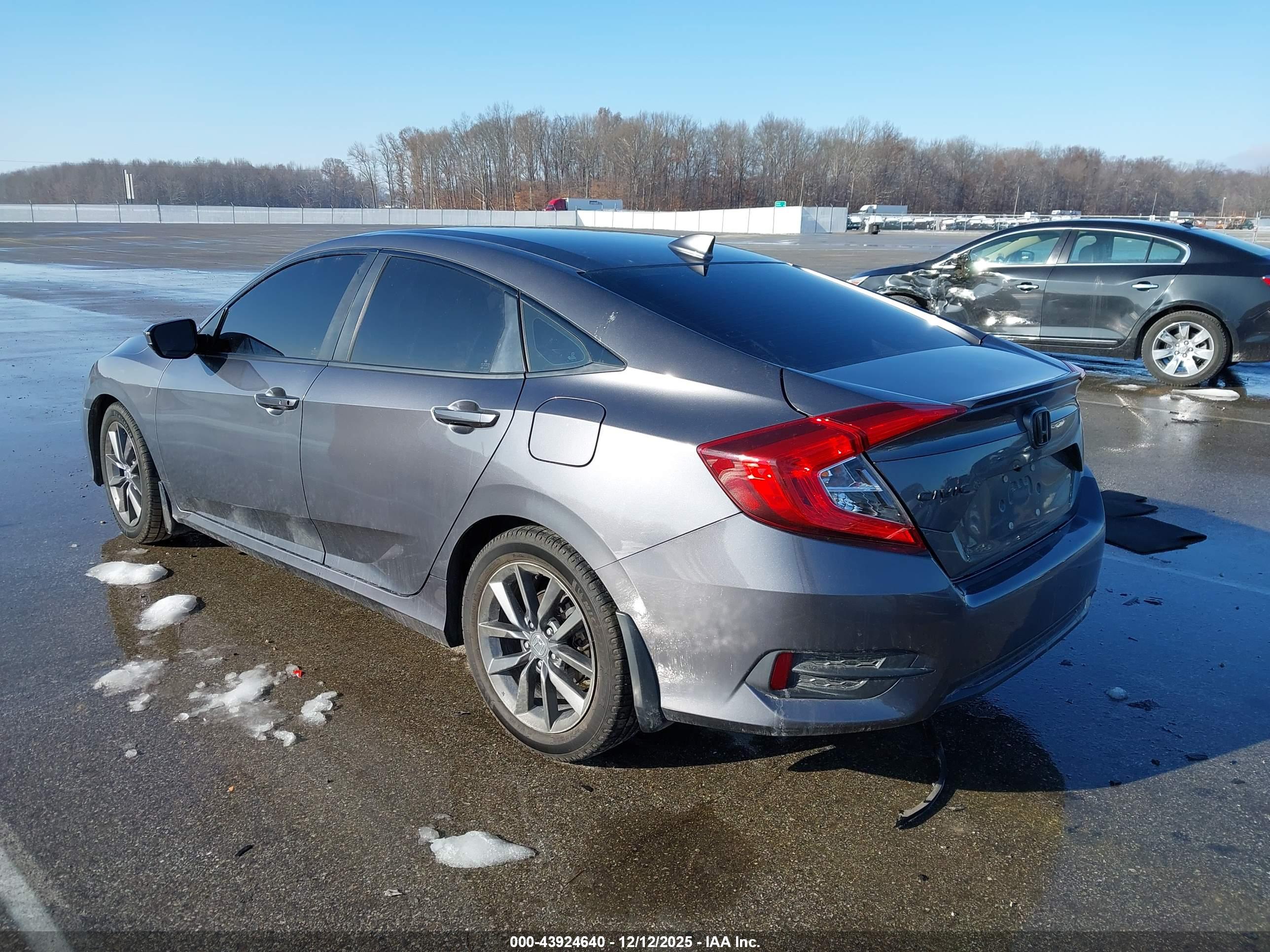 HONDA CIVIC image 3