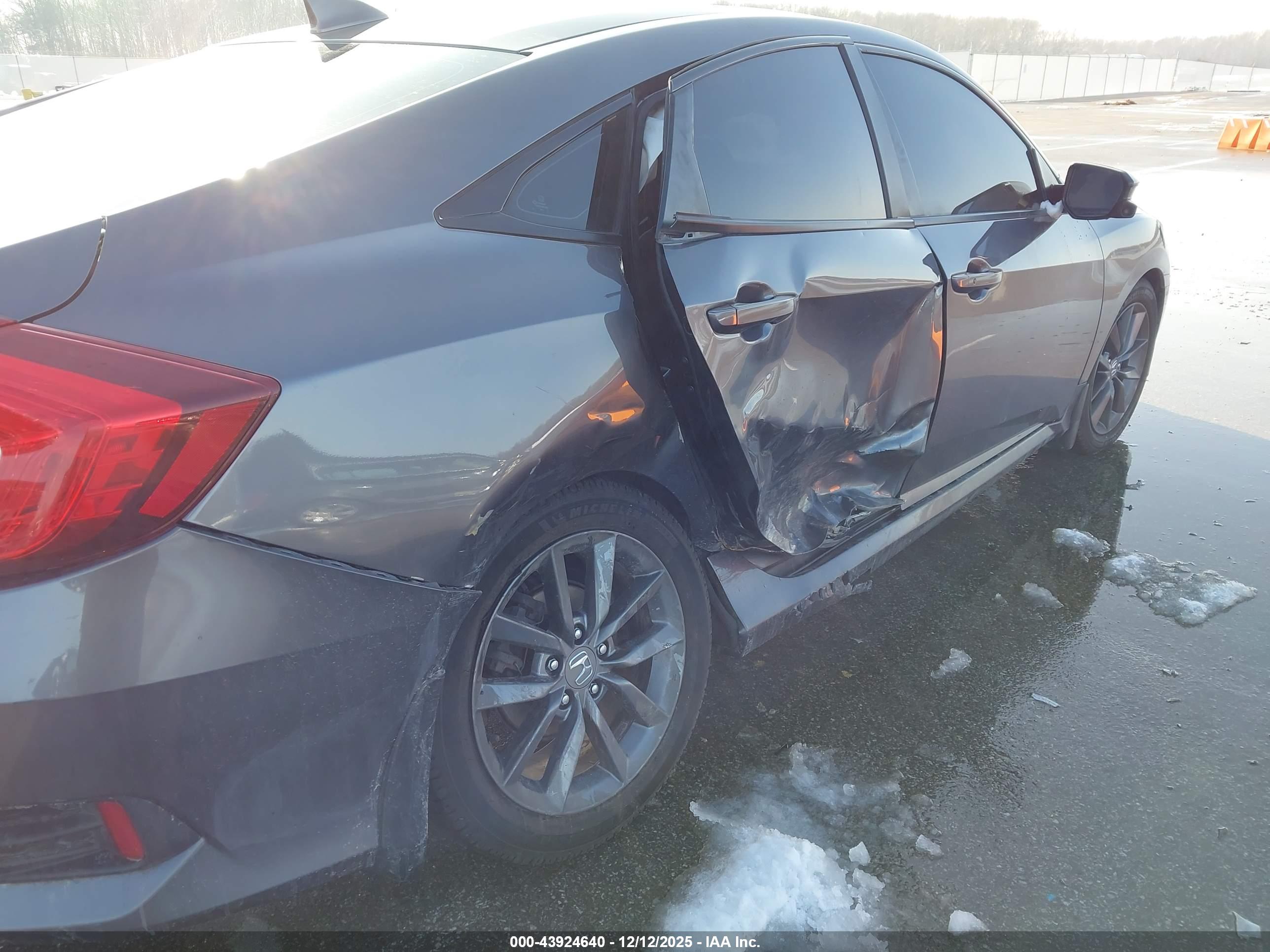 HONDA CIVIC image 6