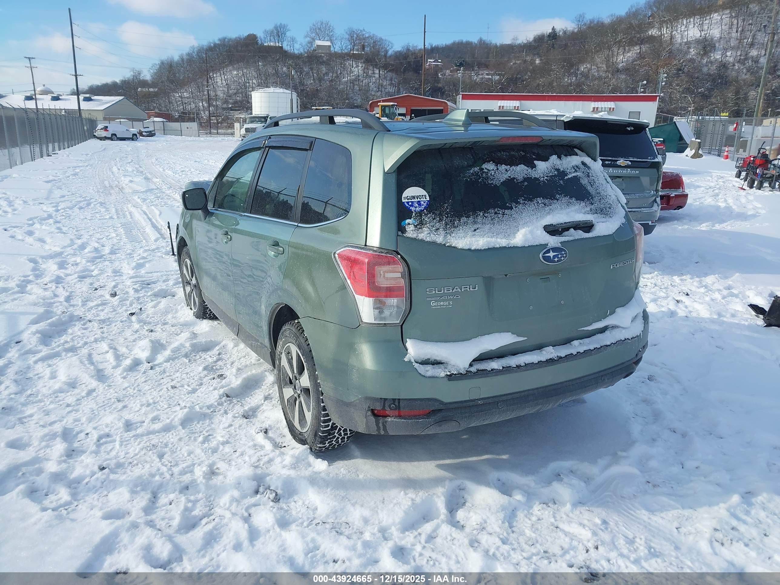 SUBARU FORESTER image 3