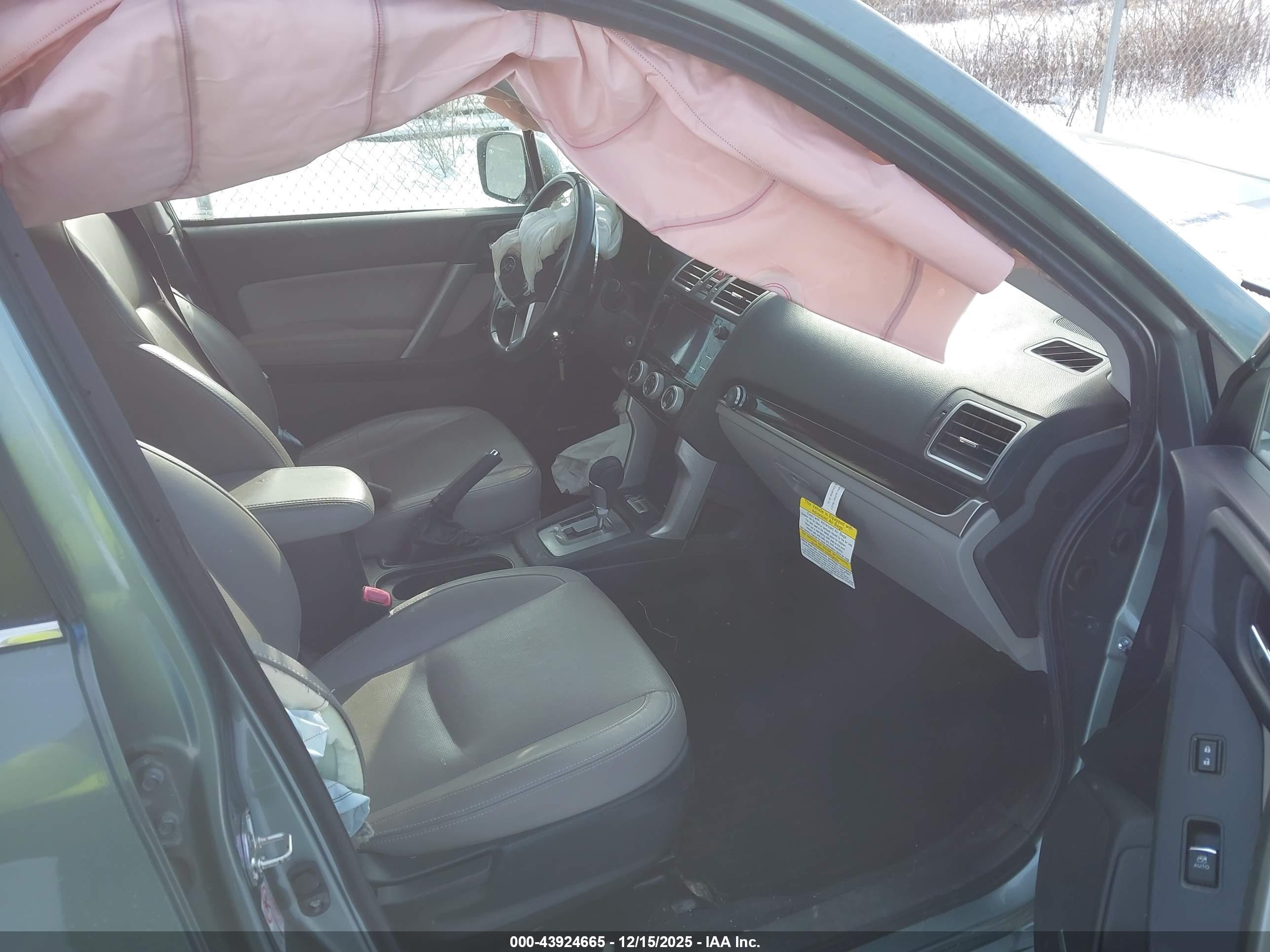 SUBARU FORESTER image 5