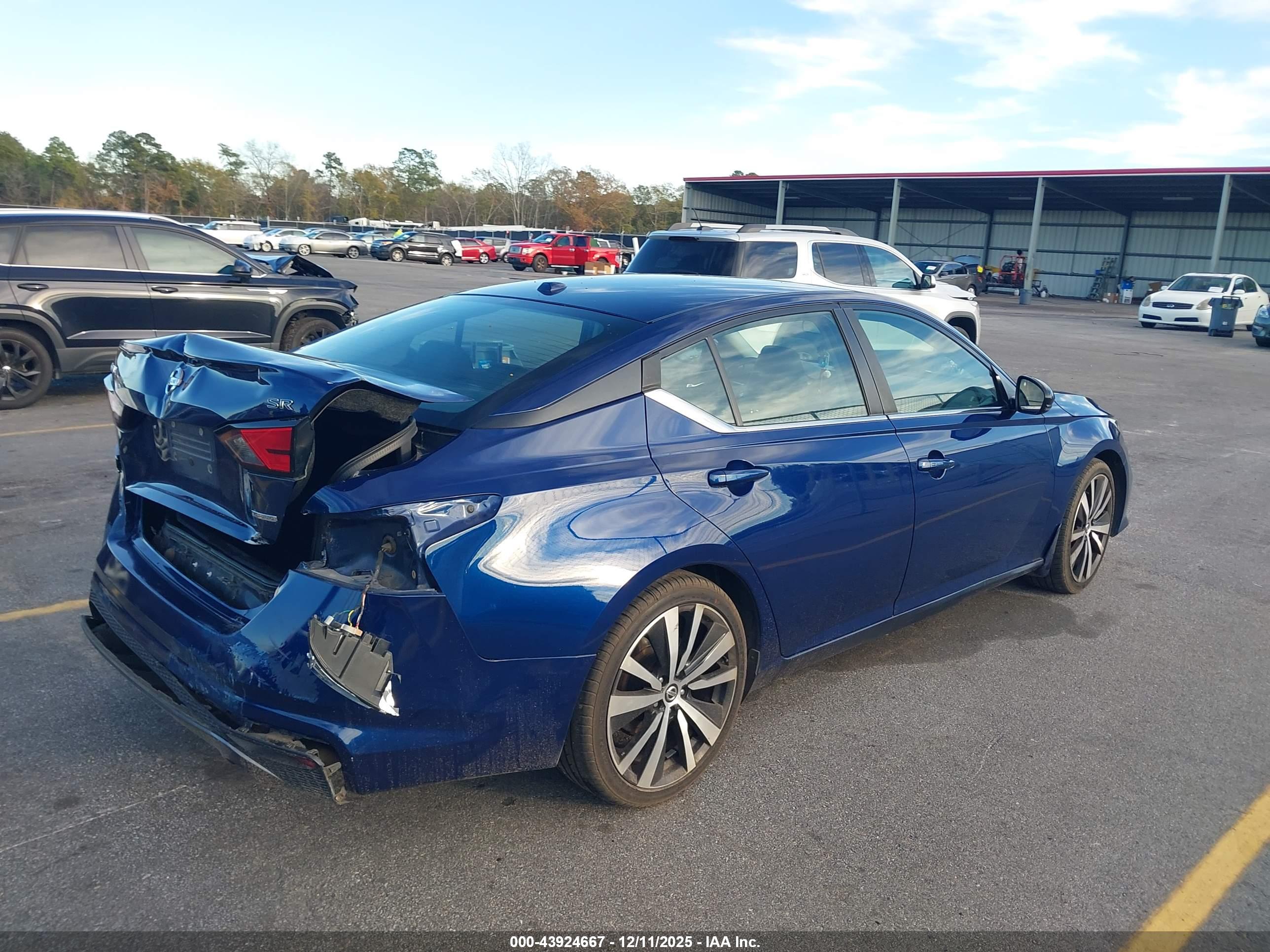 NISSAN ALTIMA image 4