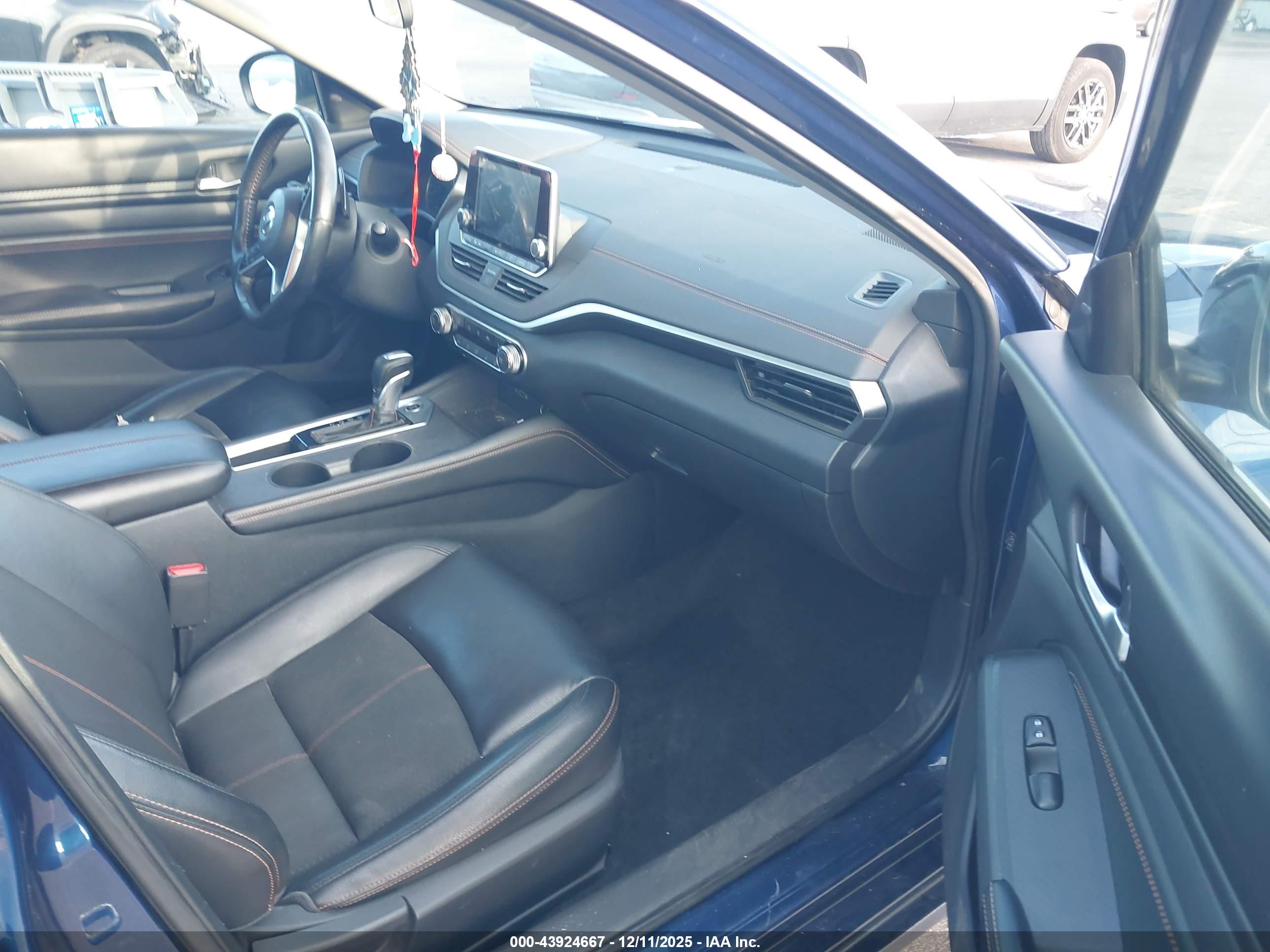 NISSAN ALTIMA image 5