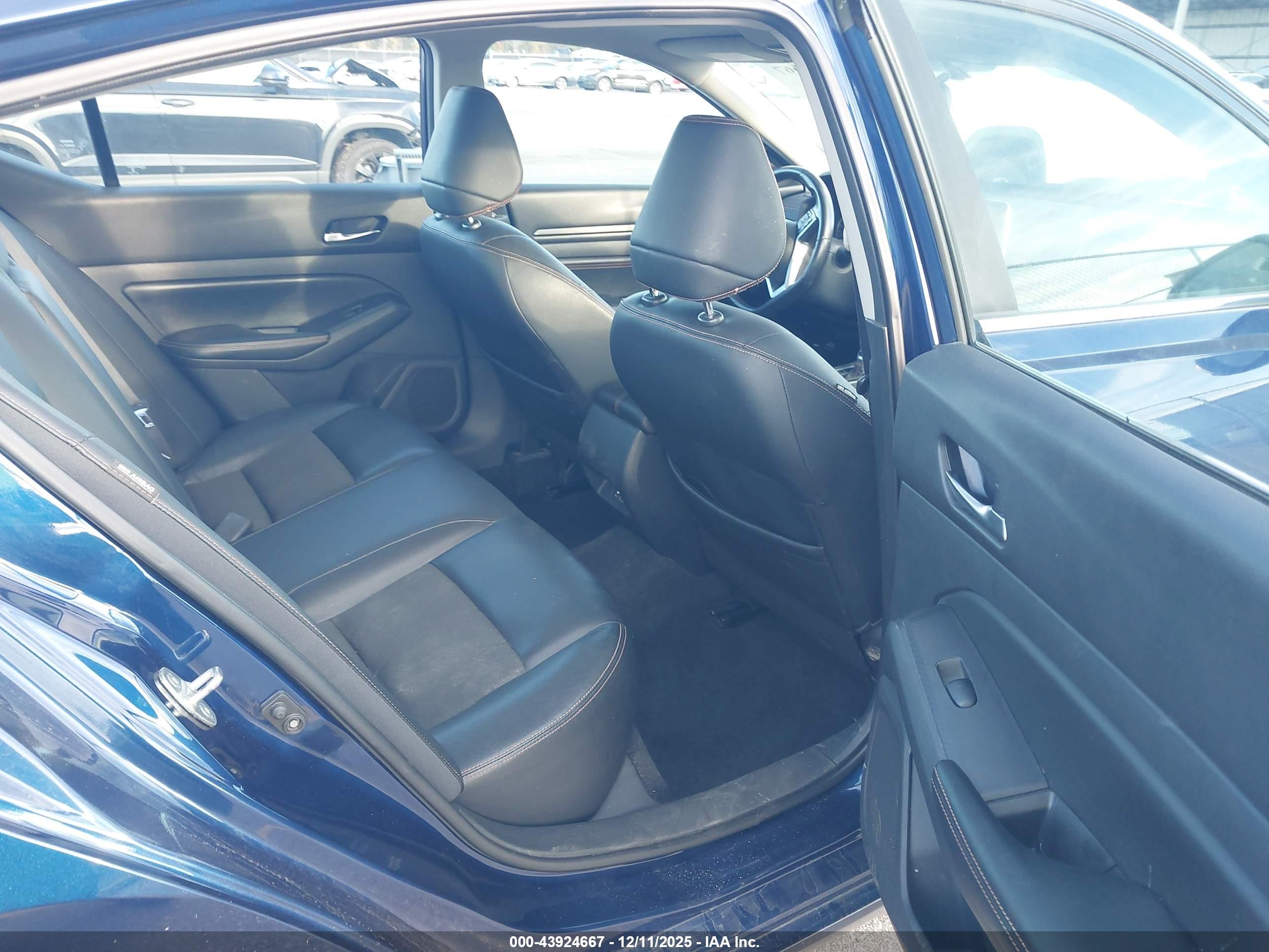 NISSAN ALTIMA image 8